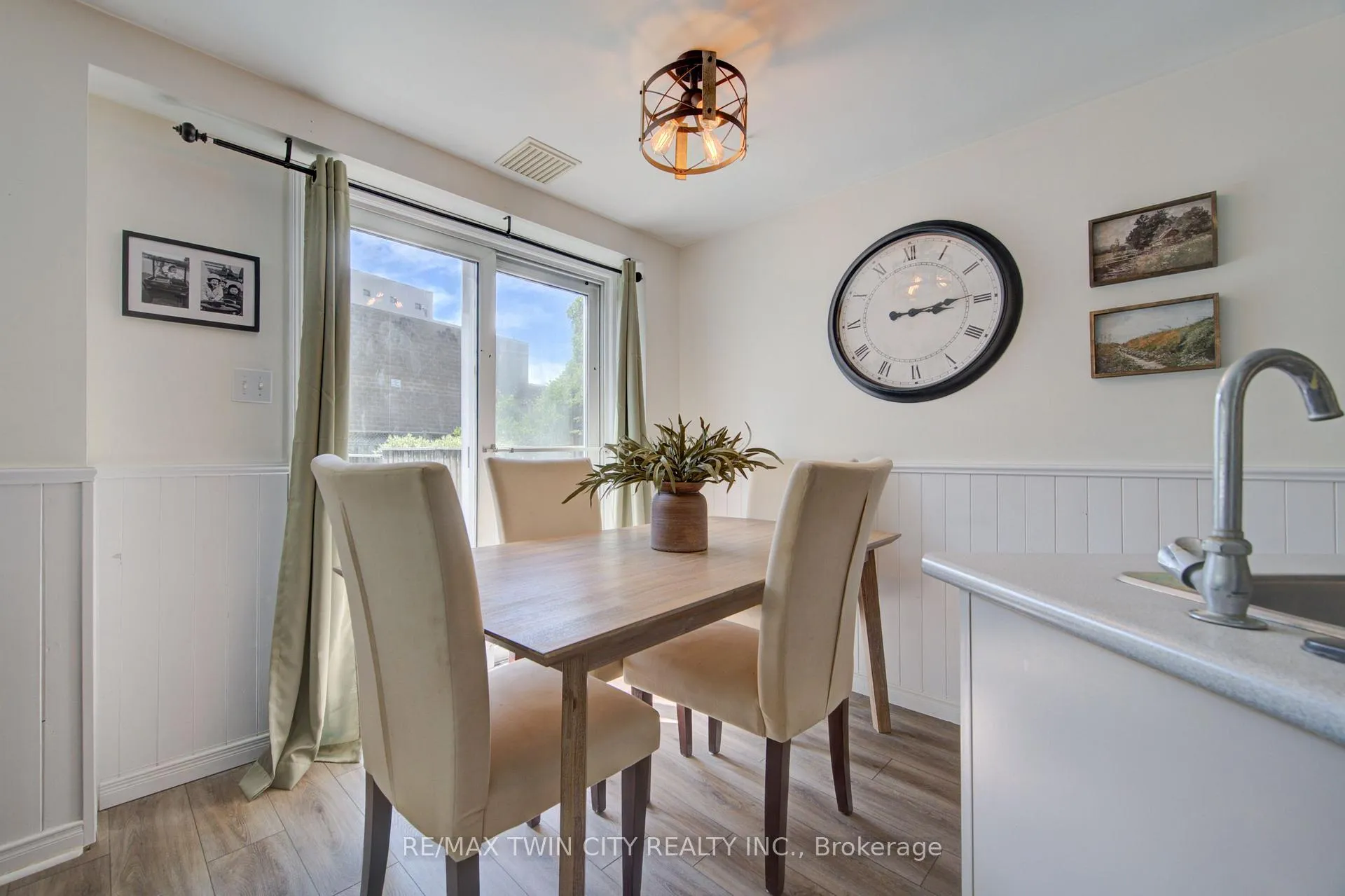 Photo 10 of 243 Auburn Drive, Waterloo — HOMEH