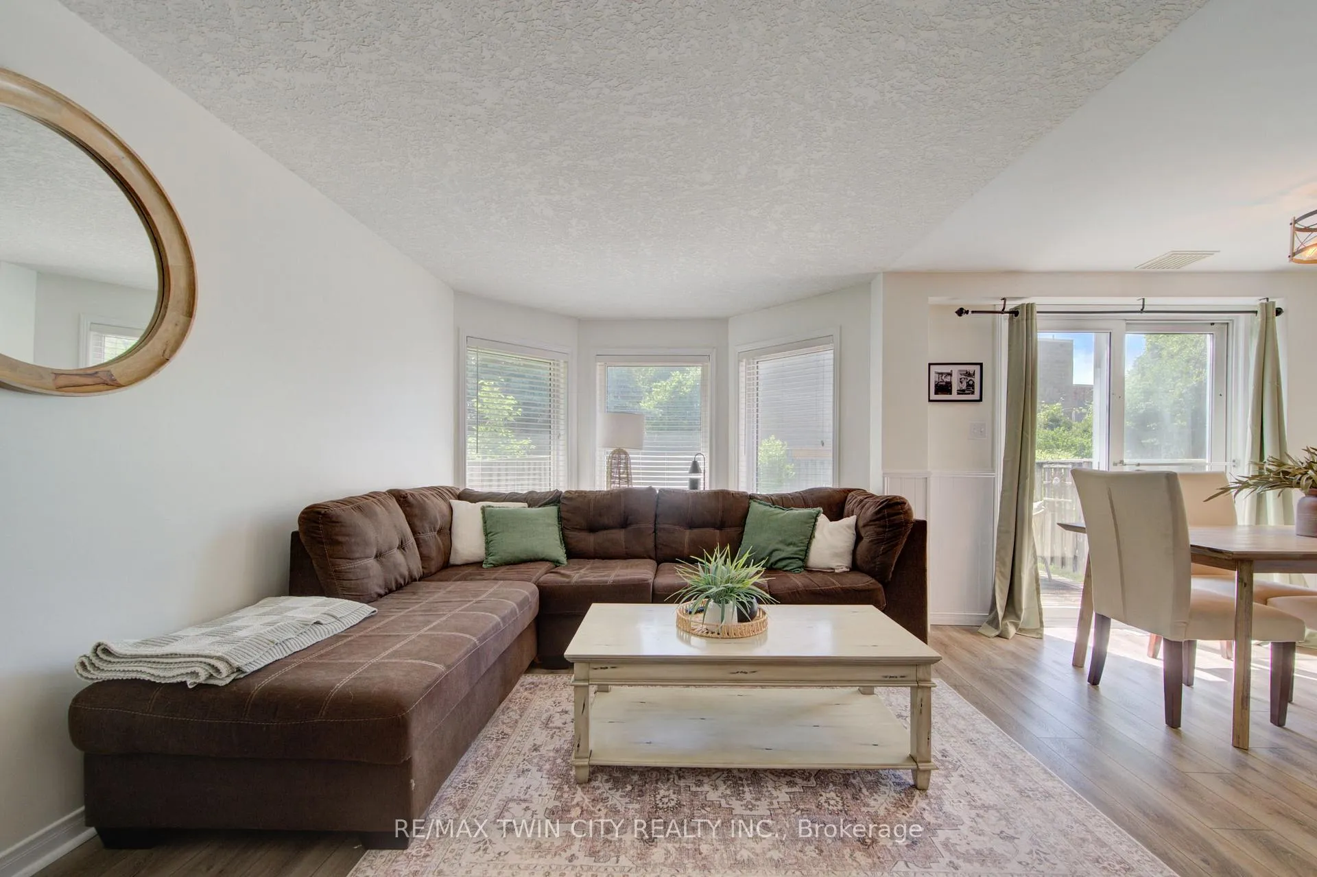 Photo 11 of 243 Auburn Drive, Waterloo — HOMEH