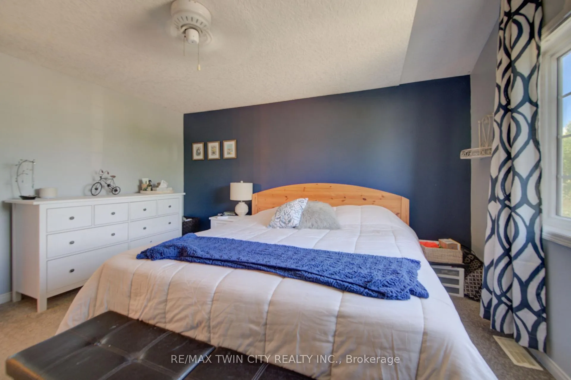 Photo 21 of 243 Auburn Drive, Waterloo — HOMEH