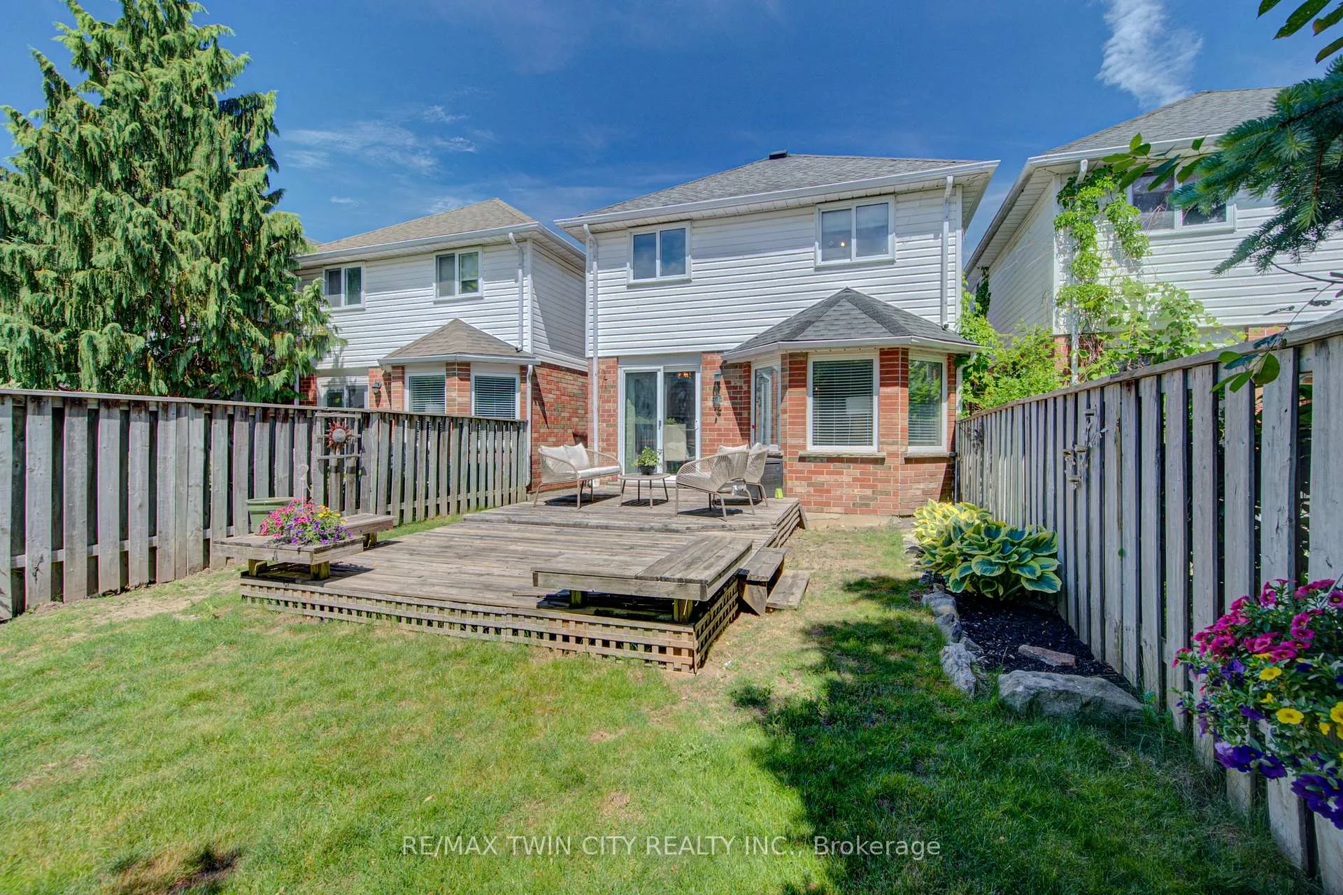 Photo 24 of 243 Auburn Drive, Waterloo — HOMEH