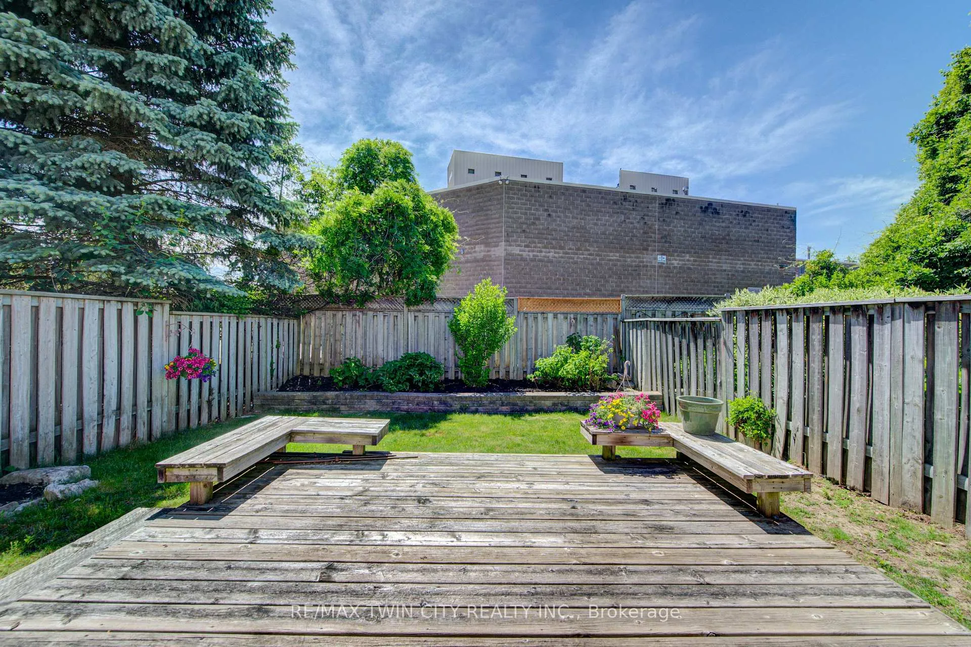 Photo 27 of 243 Auburn Drive, Waterloo — HOMEH