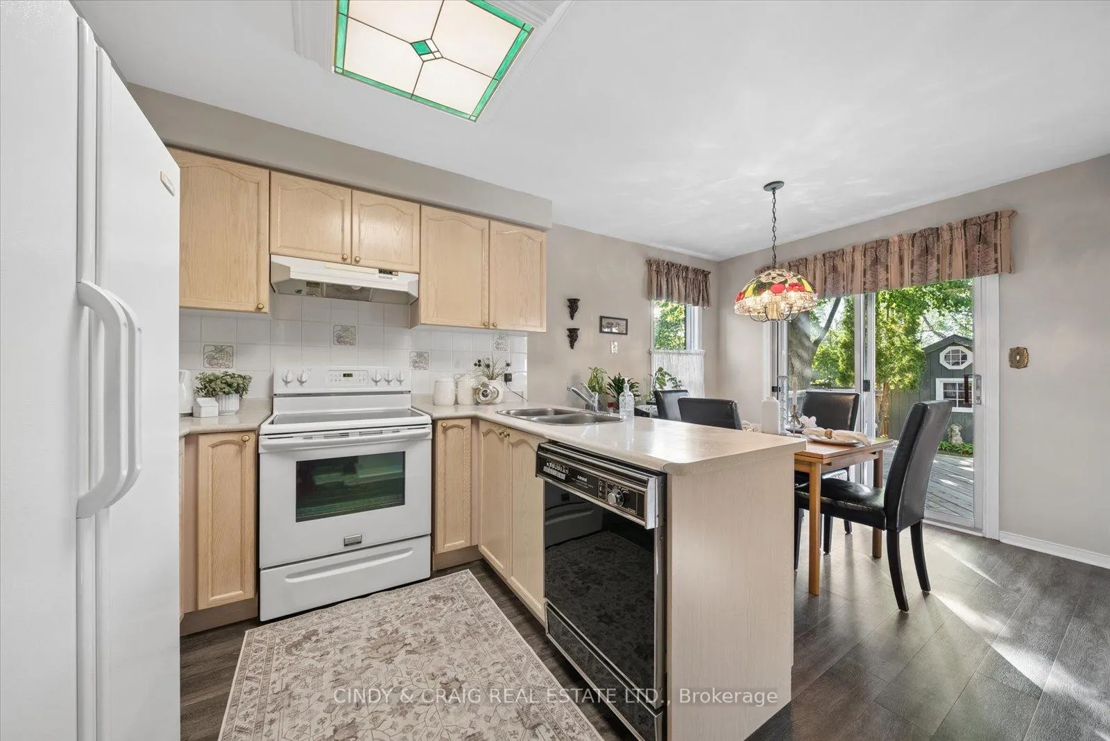 Photo 5 of 28 Moyse Drive, Clarington, Courtice — HOMEH