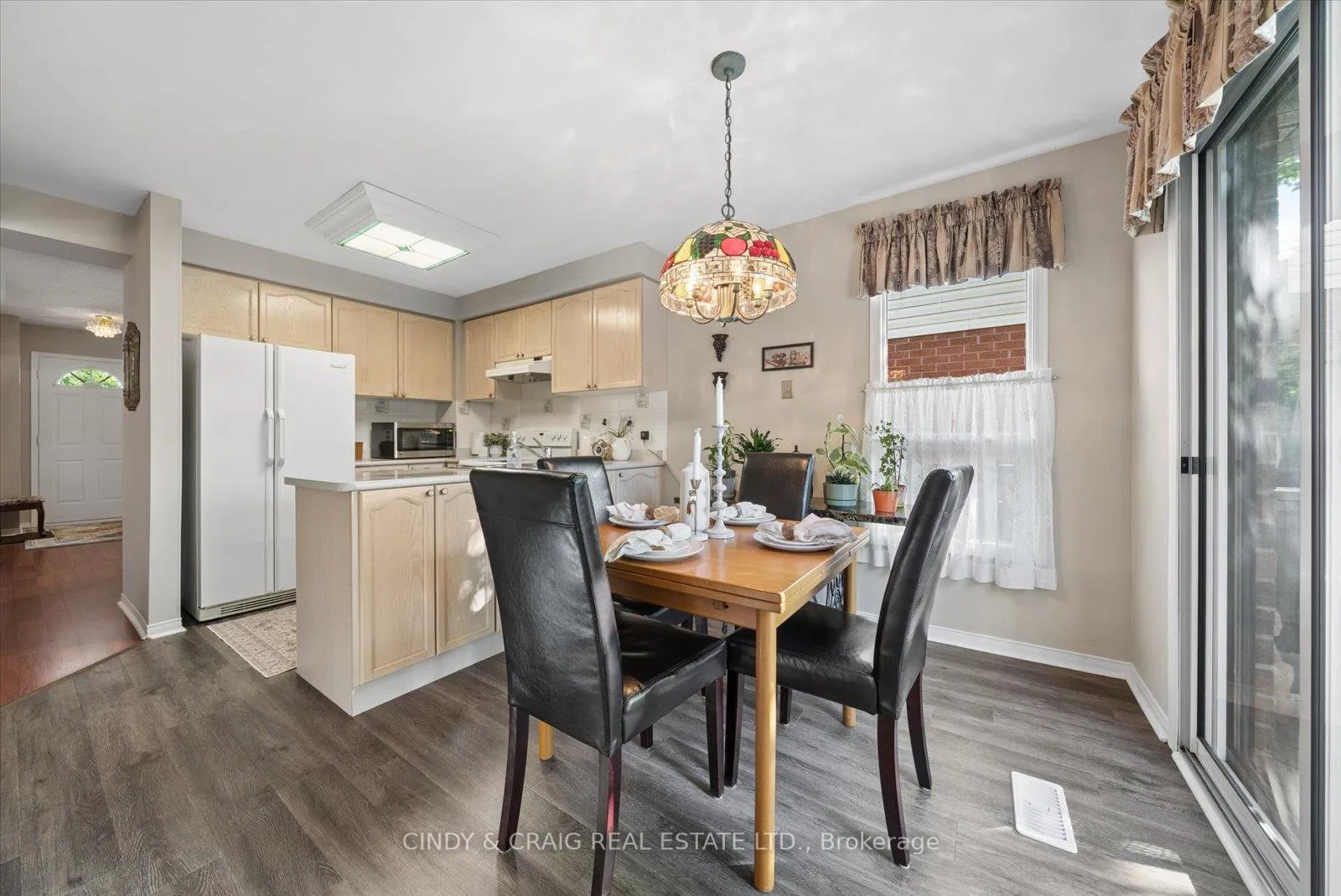 Photo 6 of 28 Moyse Drive, Clarington, Courtice — HOMEH