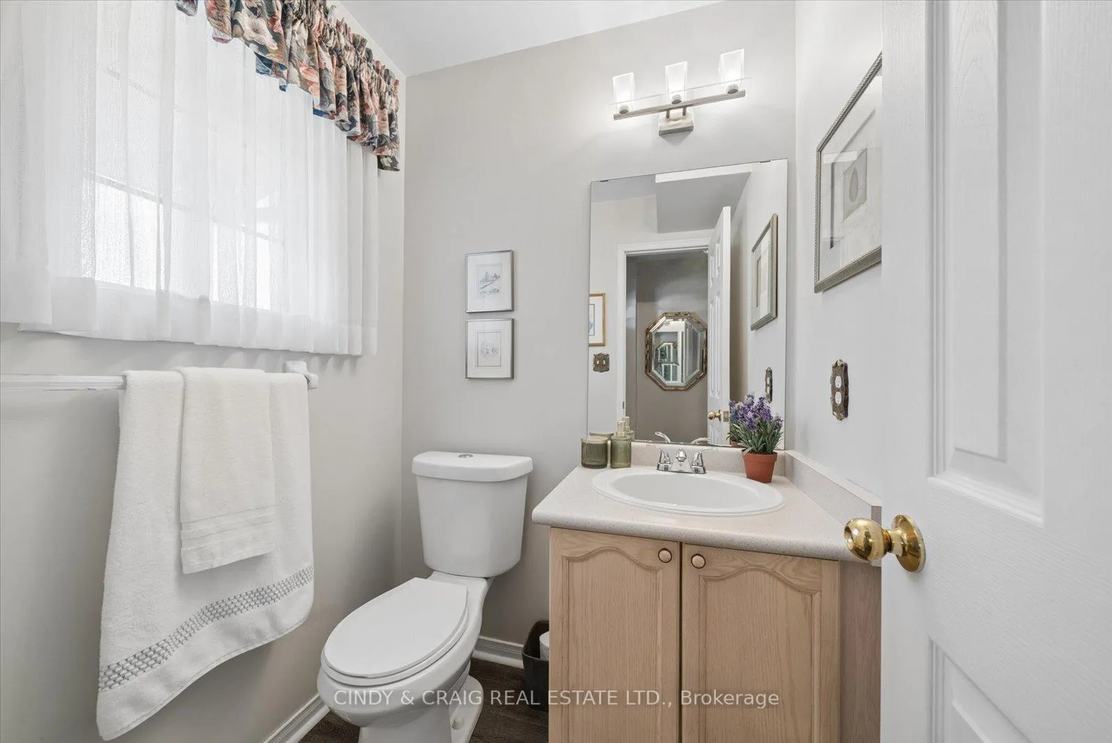 Photo 7 of 28 Moyse Drive, Clarington, Courtice — HOMEH