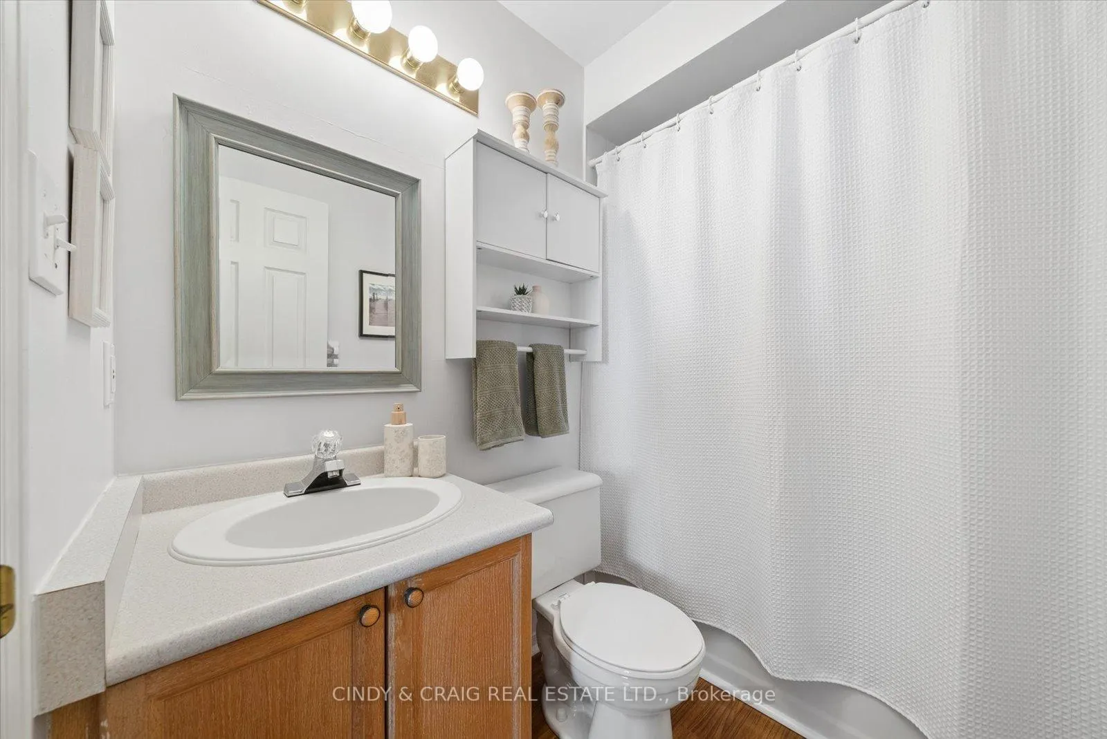 Photo 12 of 28 Moyse Drive, Clarington, Courtice — HOMEH