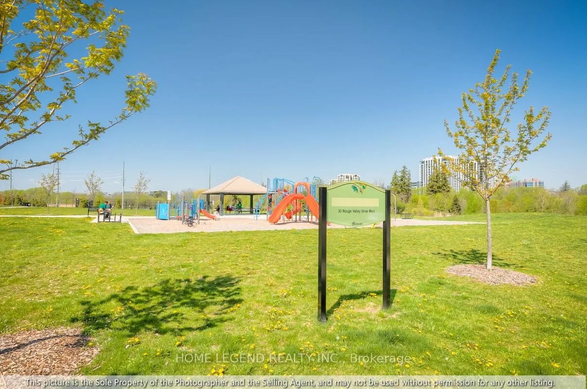 Photo 23 of Unit 215, 39 Upper Duke Crescent, Markham, Unionville — HOMEH