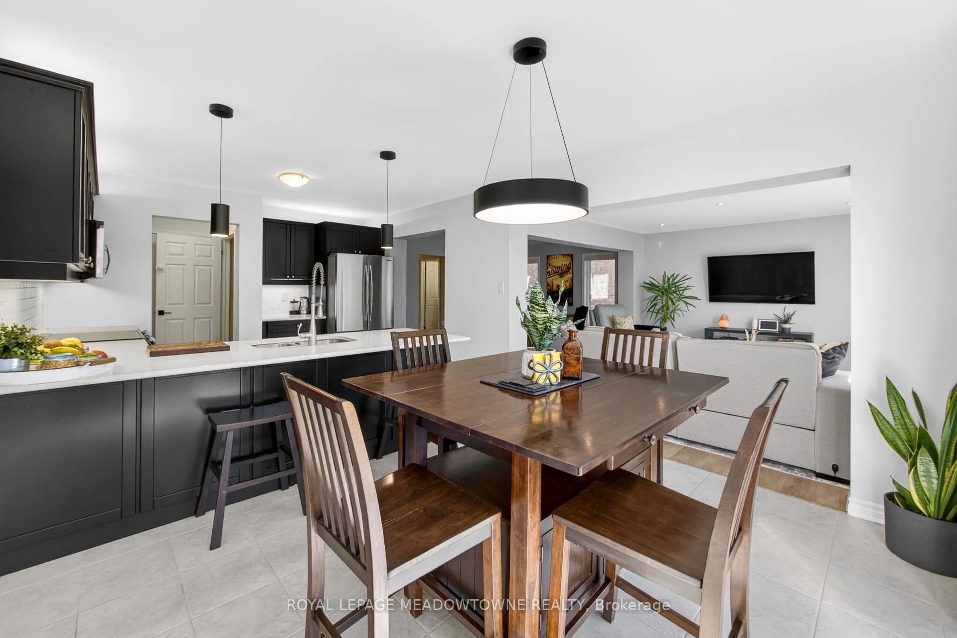 Photo 15 of 389 Nakerville Crescent, Milton, Harrison — HOMEH