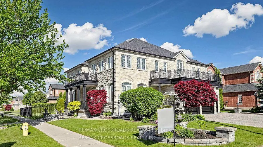 Photo 4 of 2 Mumberson Court, Markham, Cachet — HOMEH
