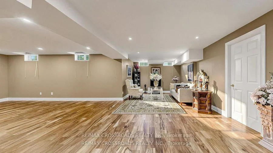Photo 35 of 2 Mumberson Court, Markham, Cachet — HOMEH