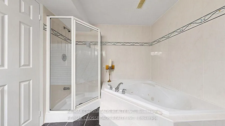 Photo 37 of 2 Mumberson Court, Markham, Cachet — HOMEH