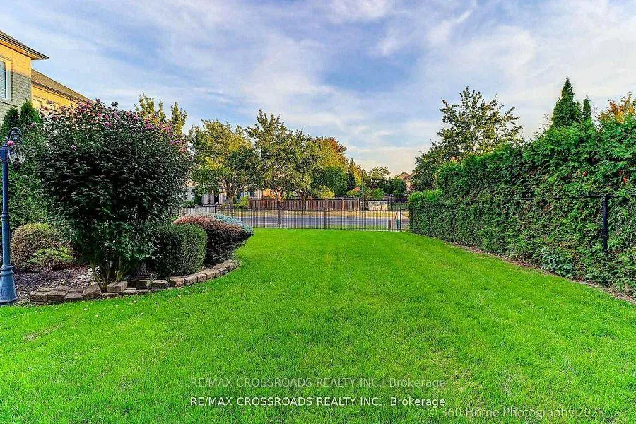 Photo 41 of 2 Mumberson Court, Markham, Cachet — HOMEH