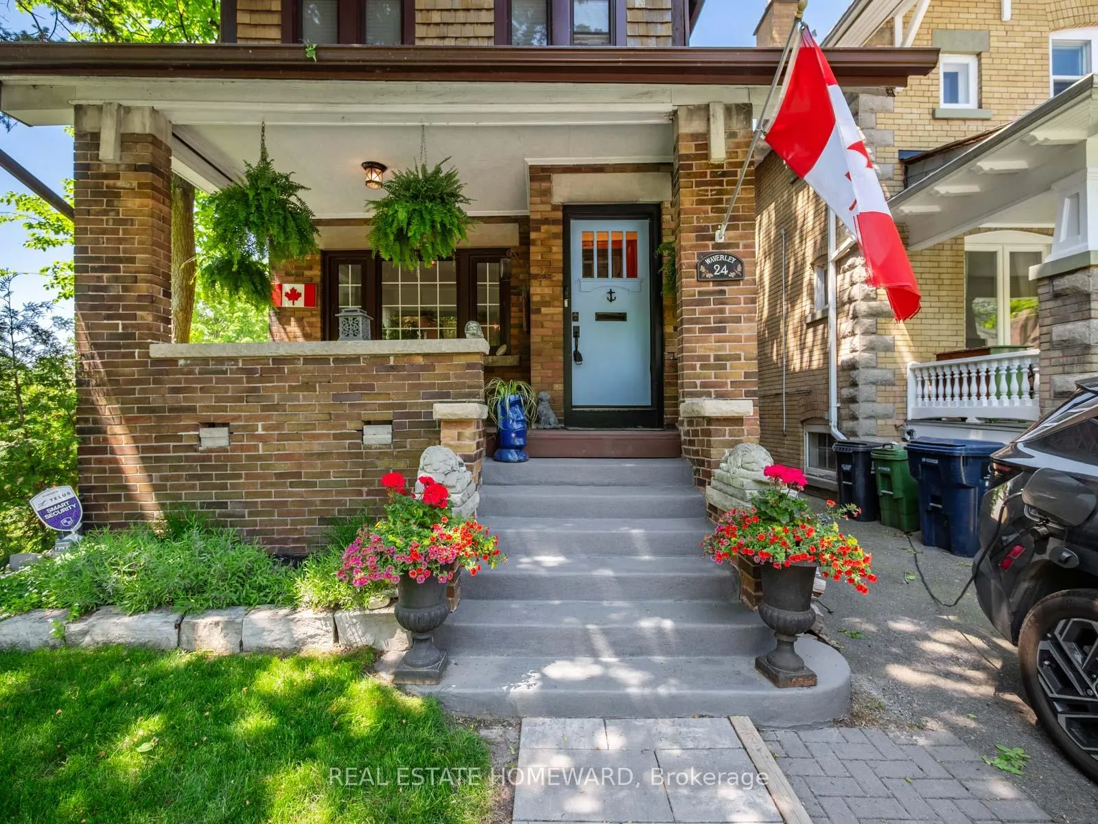 Photo 3 of 24 Waverley Road, Toronto, The Beaches — HOMEH