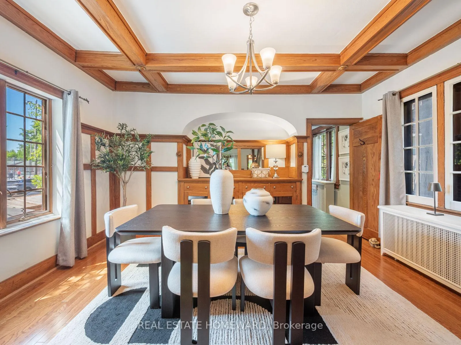 Photo 13 of 24 Waverley Road, Toronto, The Beaches — HOMEH
