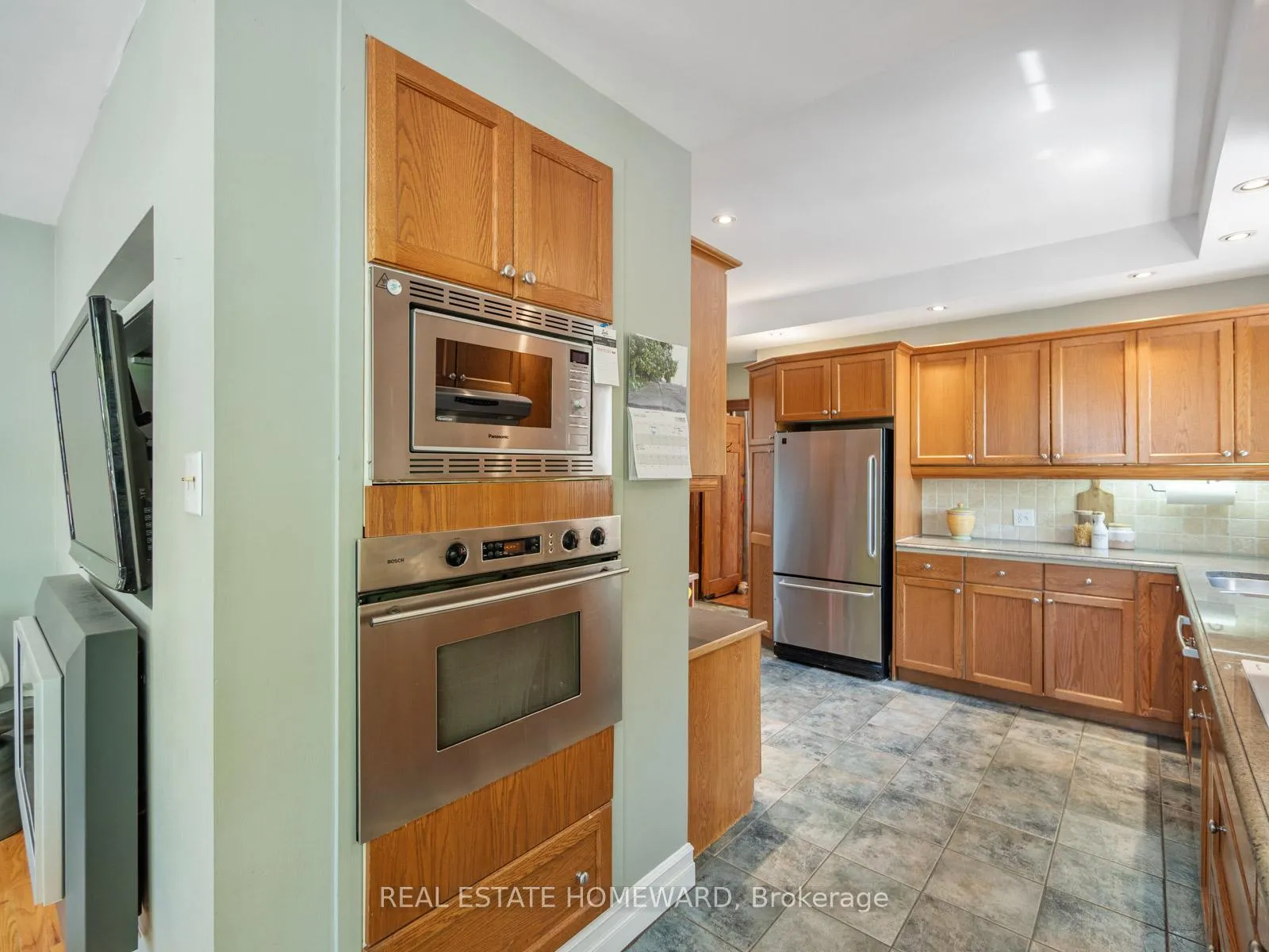Photo 21 of 24 Waverley Road, Toronto, The Beaches — HOMEH