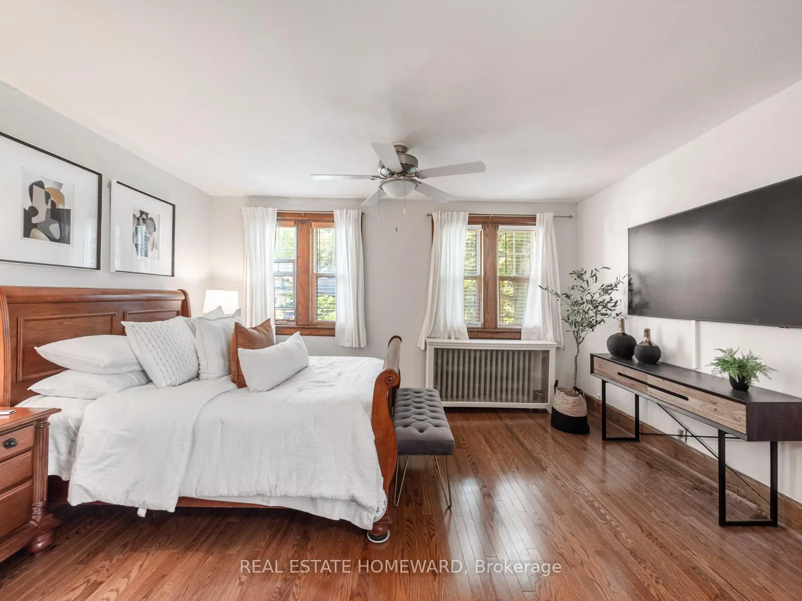 Photo 31 of 24 Waverley Road, Toronto, The Beaches — HOMEH