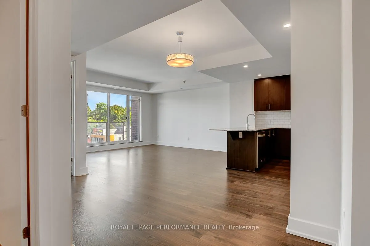 Photo 3 of Unit 413, 7 Marquette Avenue, Ottawa, Vanier — HOMEH