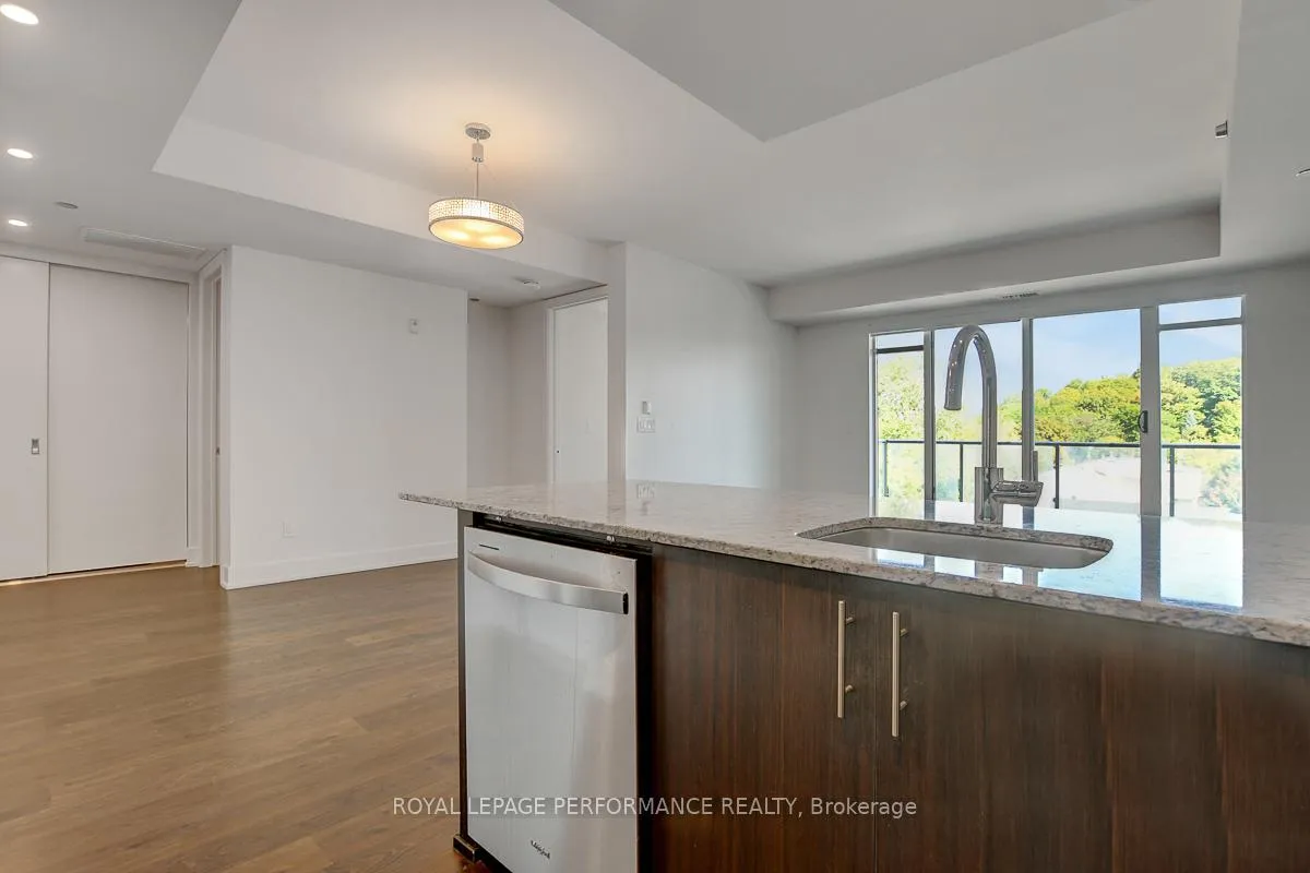 Photo 6 of Unit 413, 7 Marquette Avenue, Ottawa, Vanier — HOMEH