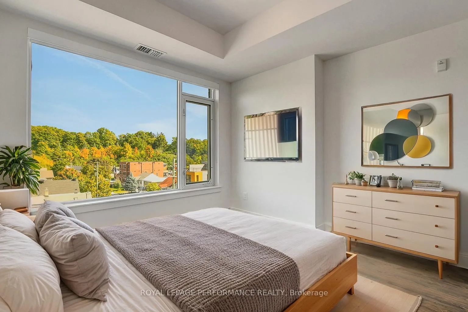 Photo 8 of Unit 413, 7 Marquette Avenue, Ottawa, Vanier — HOMEH