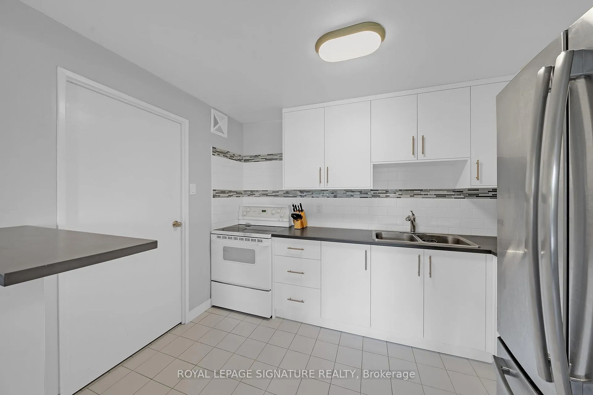 Photo 10 of Unit 212, 475 The West Mall, Etobicoke, Etobicoke West Mall — HOMEH