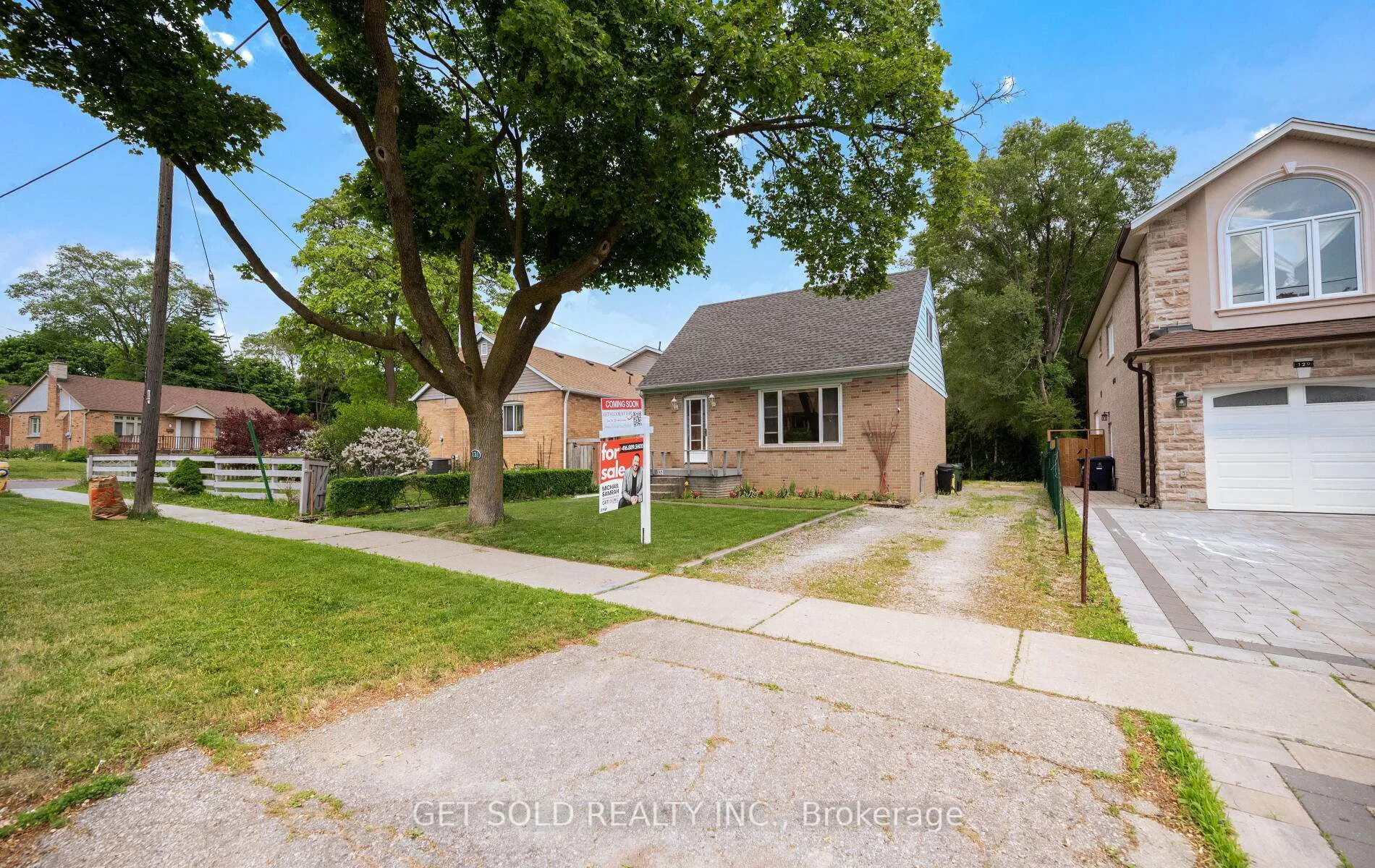 Photo 36 of 131 Clearbrooke Circle, Etobicoke, Rexdale-Kipling — HOMEH