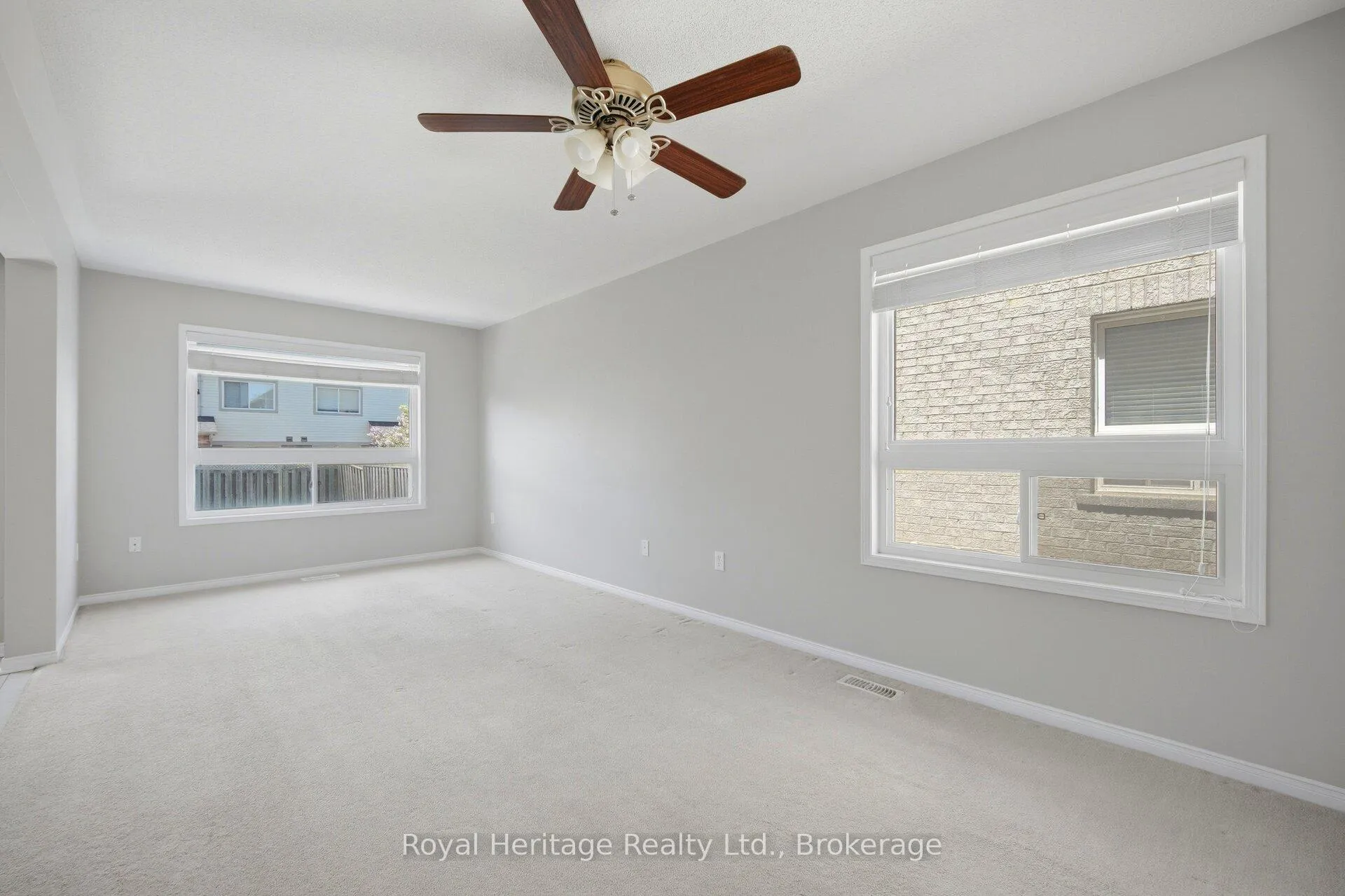 Photo 4 of 933 Fetchison Drive, Oshawa, Taunton — HOMEH
