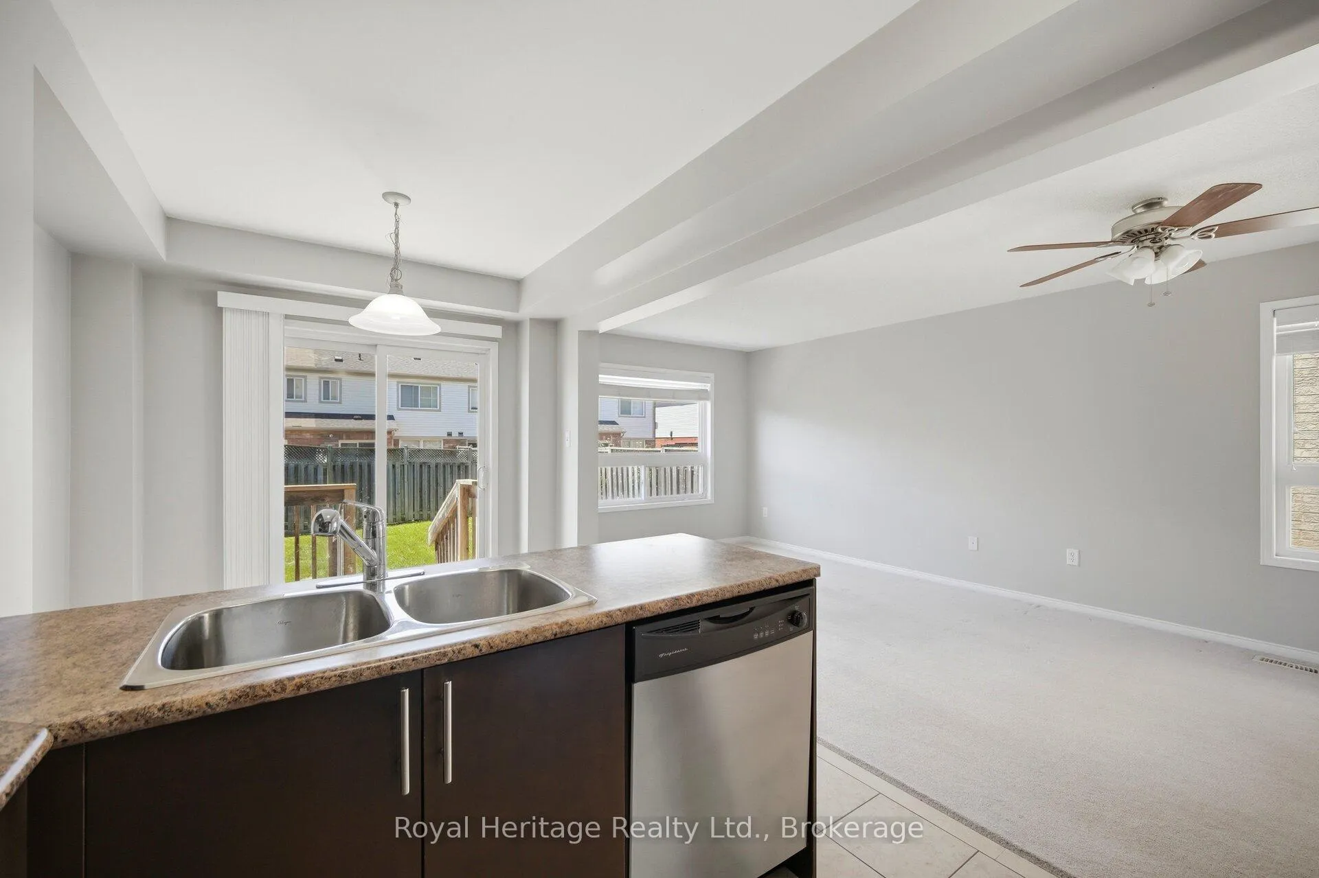 Photo 8 of 933 Fetchison Drive, Oshawa, Taunton — HOMEH