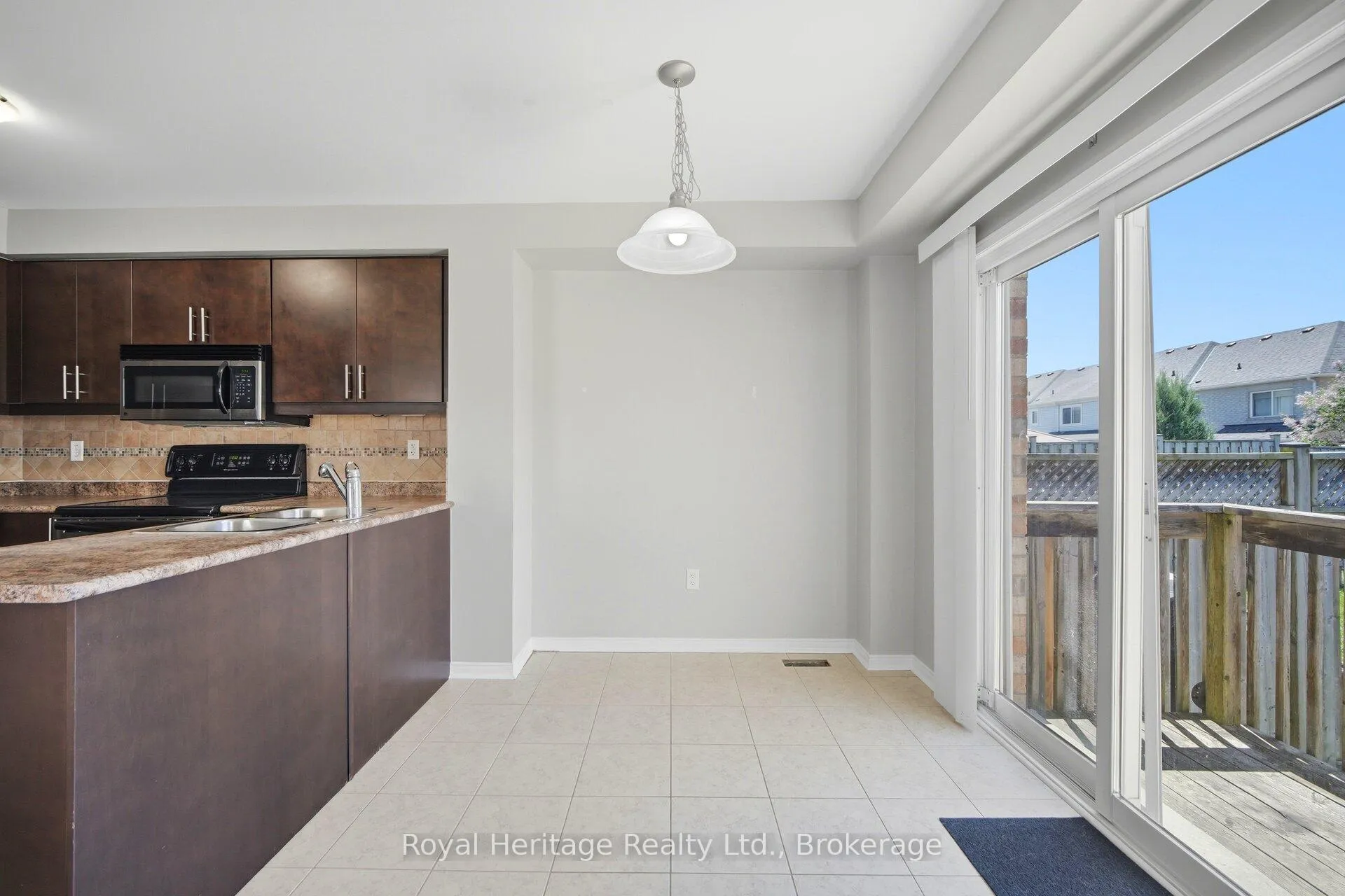 Photo 9 of 933 Fetchison Drive, Oshawa, Taunton — HOMEH