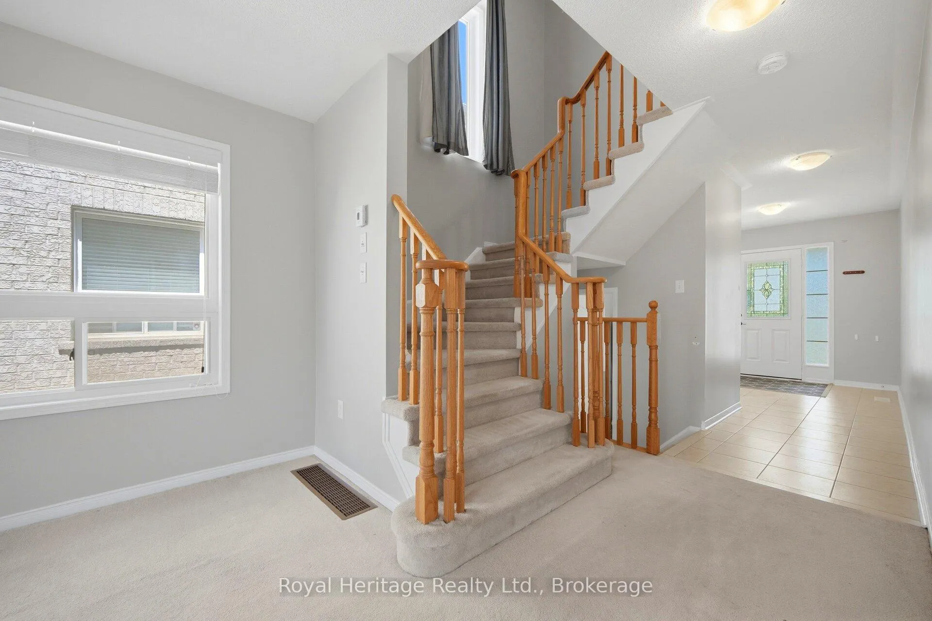 Photo 11 of 933 Fetchison Drive, Oshawa, Taunton — HOMEH