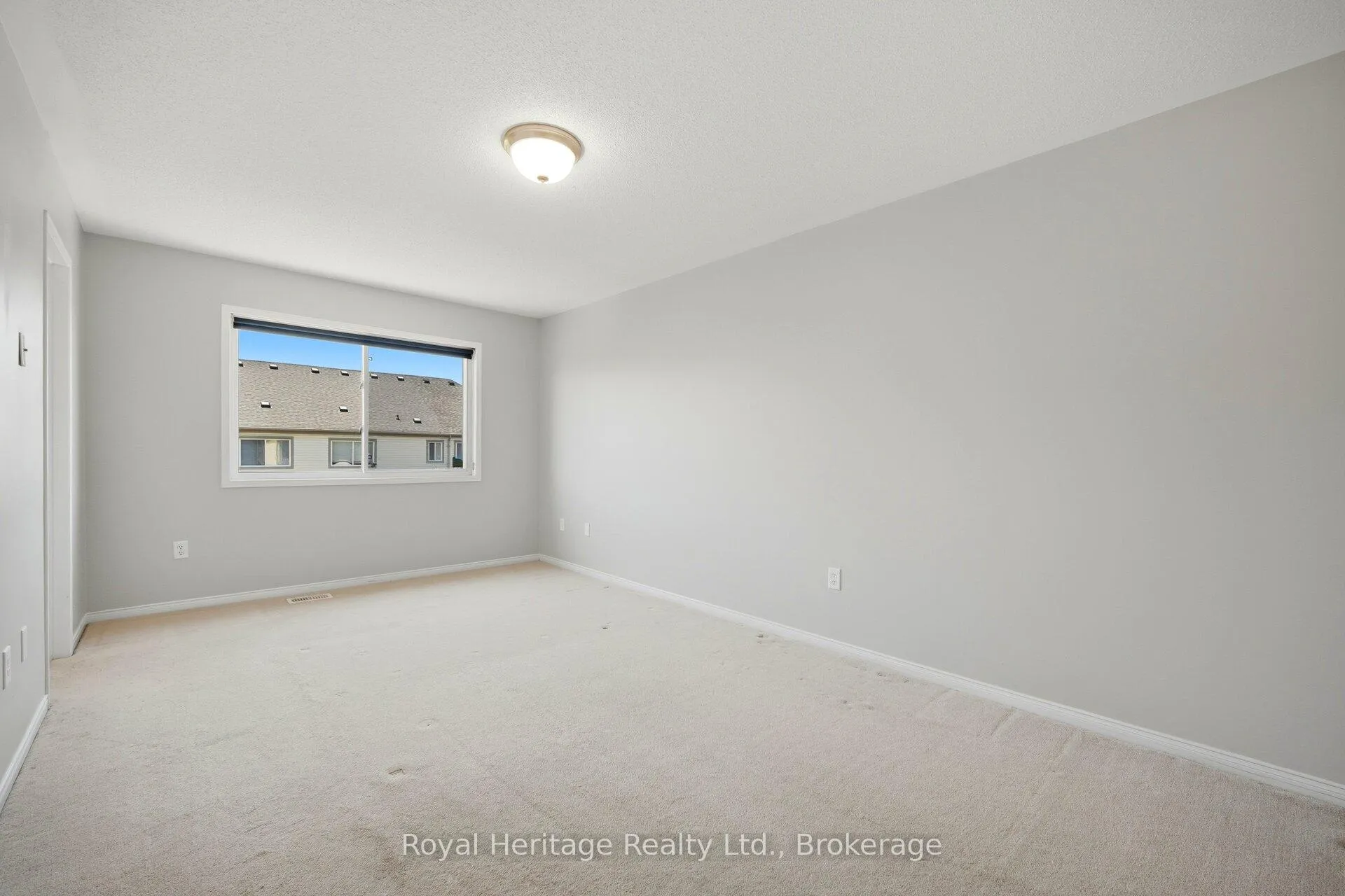 Photo 12 of 933 Fetchison Drive, Oshawa, Taunton — HOMEH