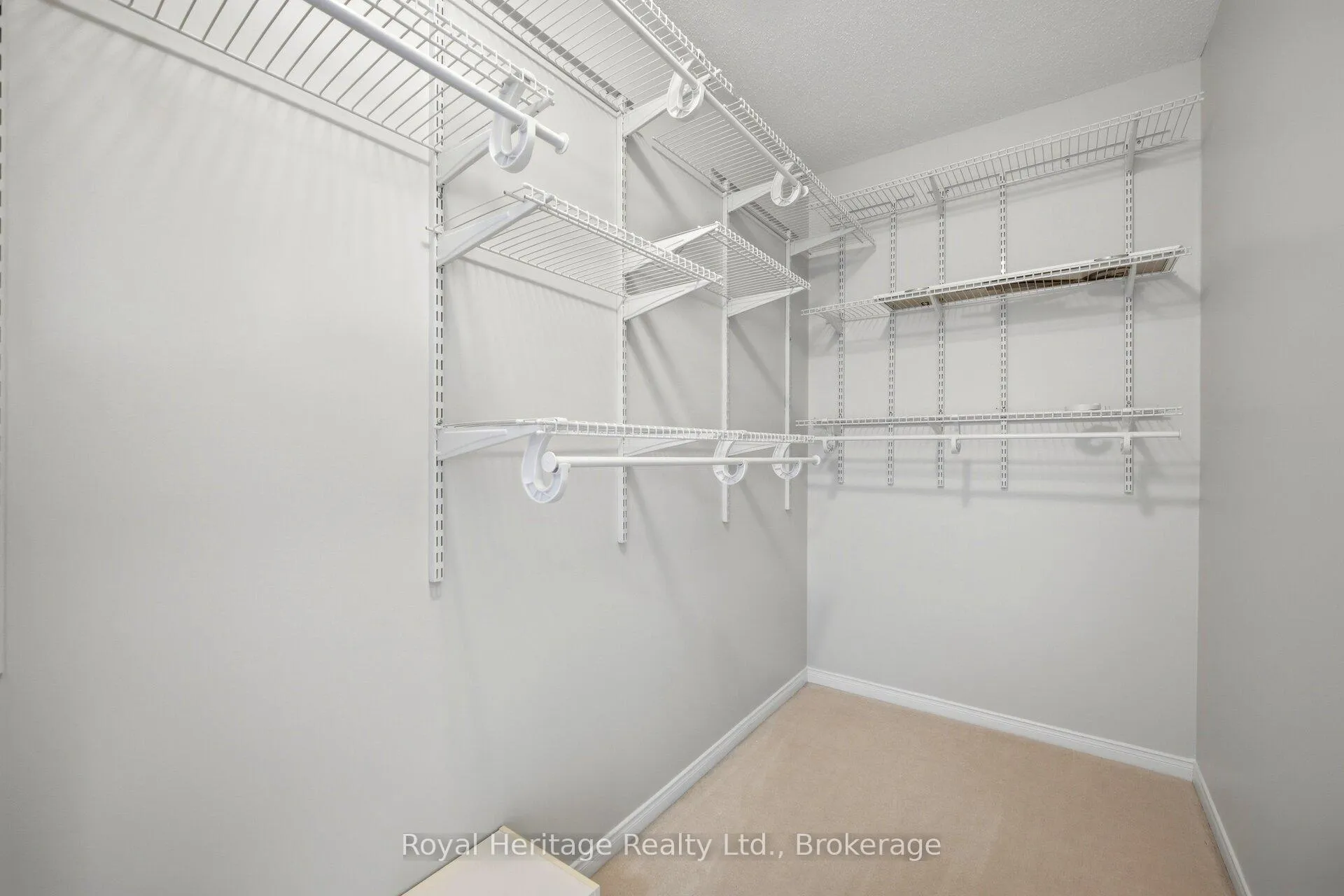 Photo 16 of 933 Fetchison Drive, Oshawa, Taunton — HOMEH