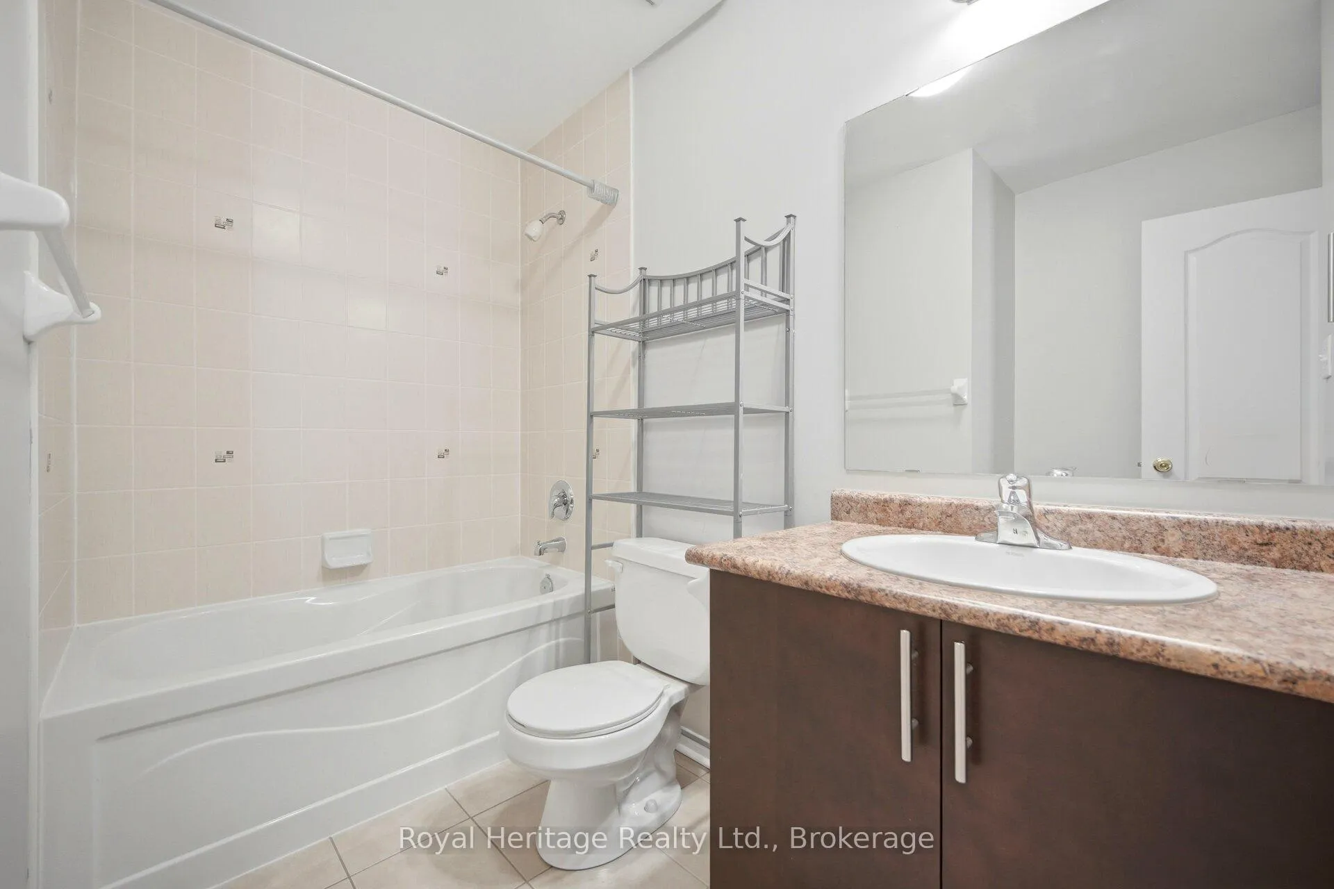 Photo 19 of 933 Fetchison Drive, Oshawa, Taunton — HOMEH