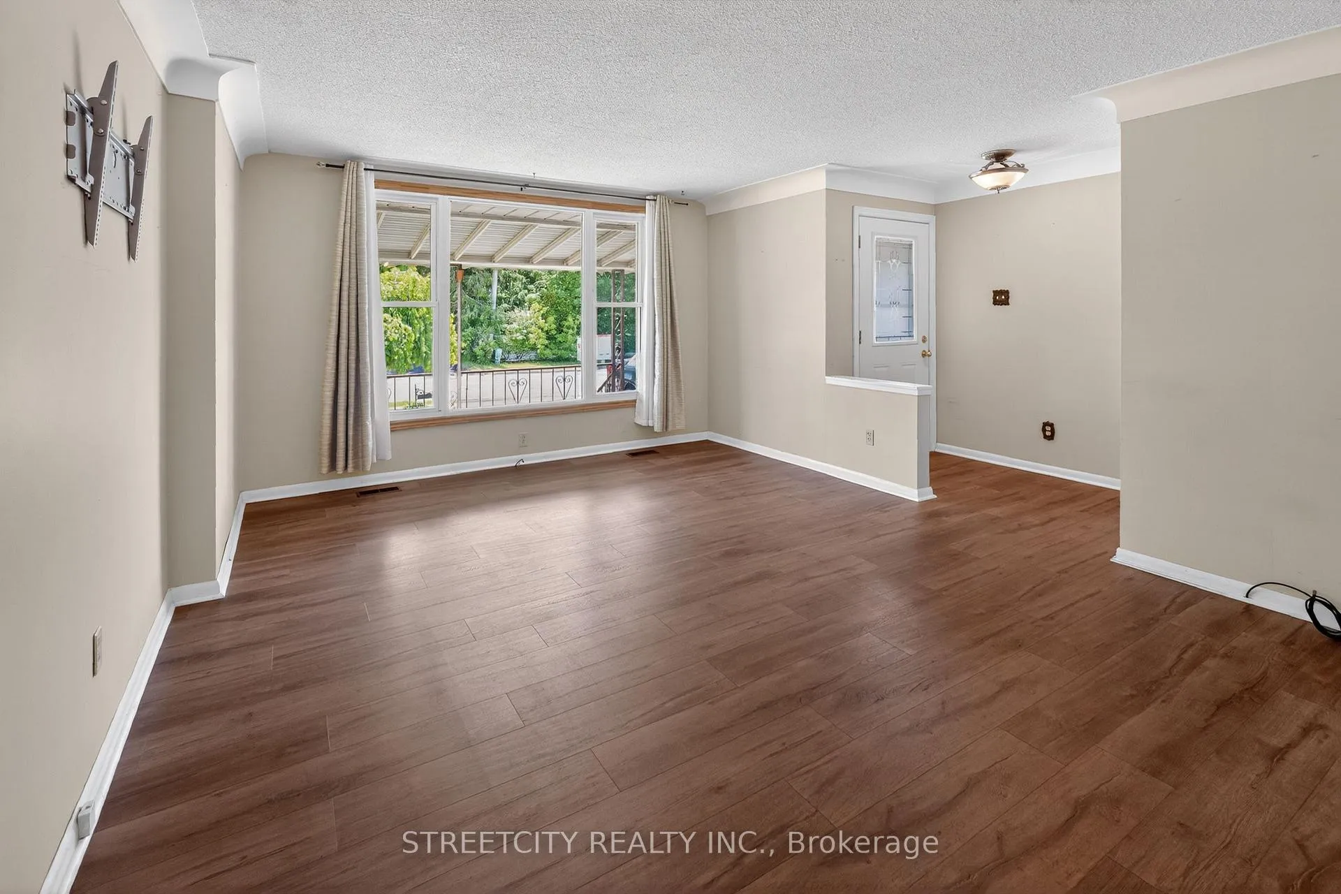 Photo 15 of 174 Myrtle Street, St. Thomas — HOMEH