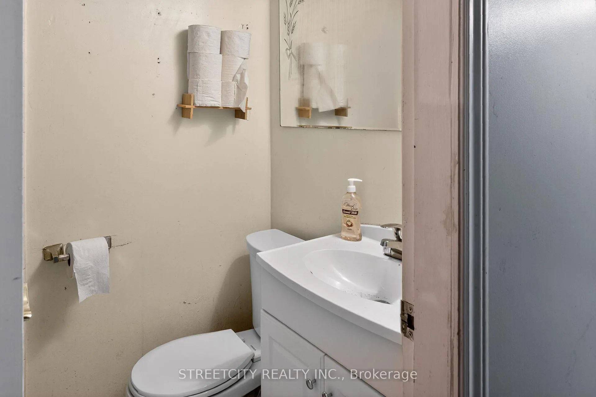 Photo 24 of 174 Myrtle Street, St. Thomas — HOMEH