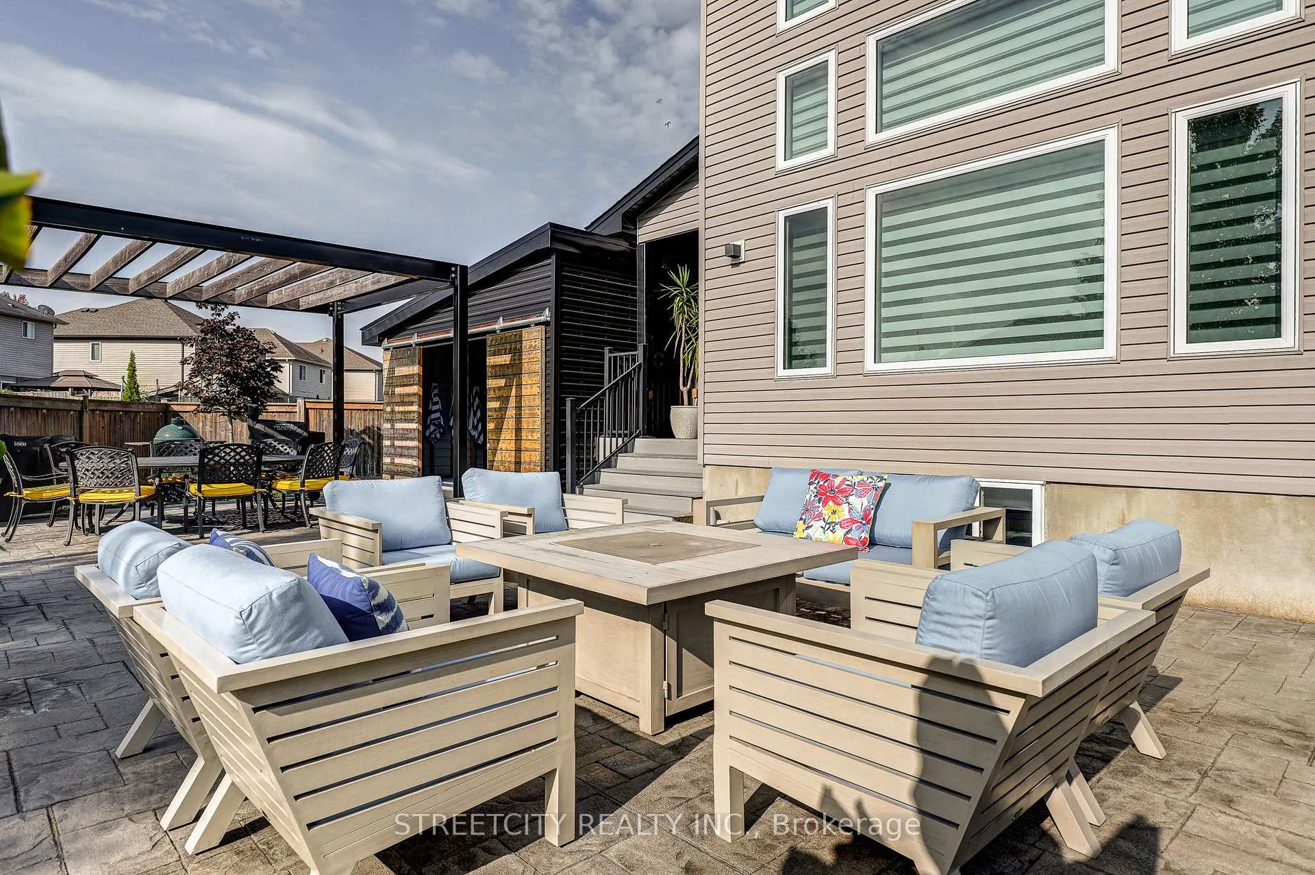 Photo 6 of 28 Martingale Terrace, St. Thomas — HOMEH