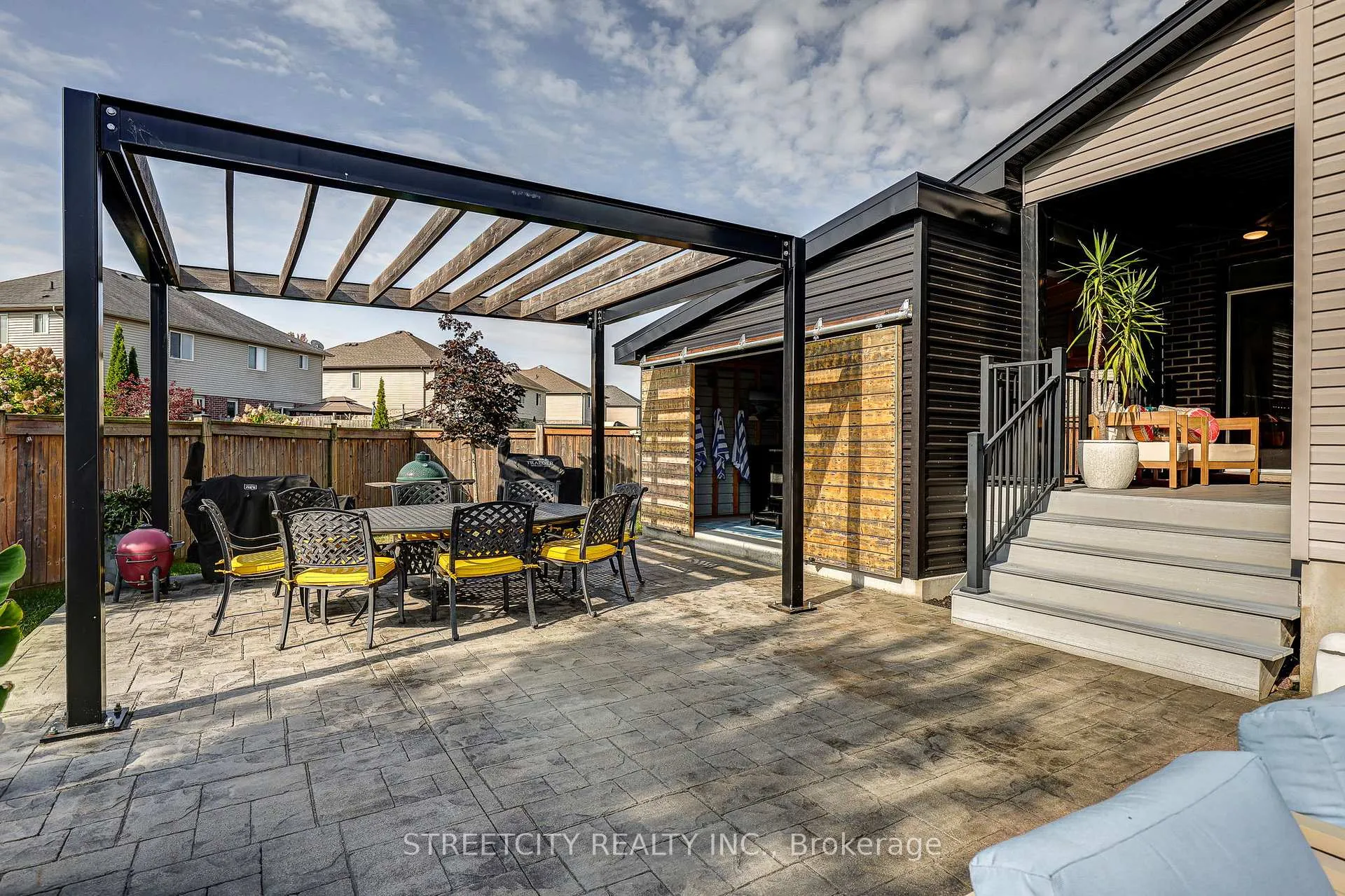 Photo 7 of 28 Martingale Terrace, St. Thomas — HOMEH