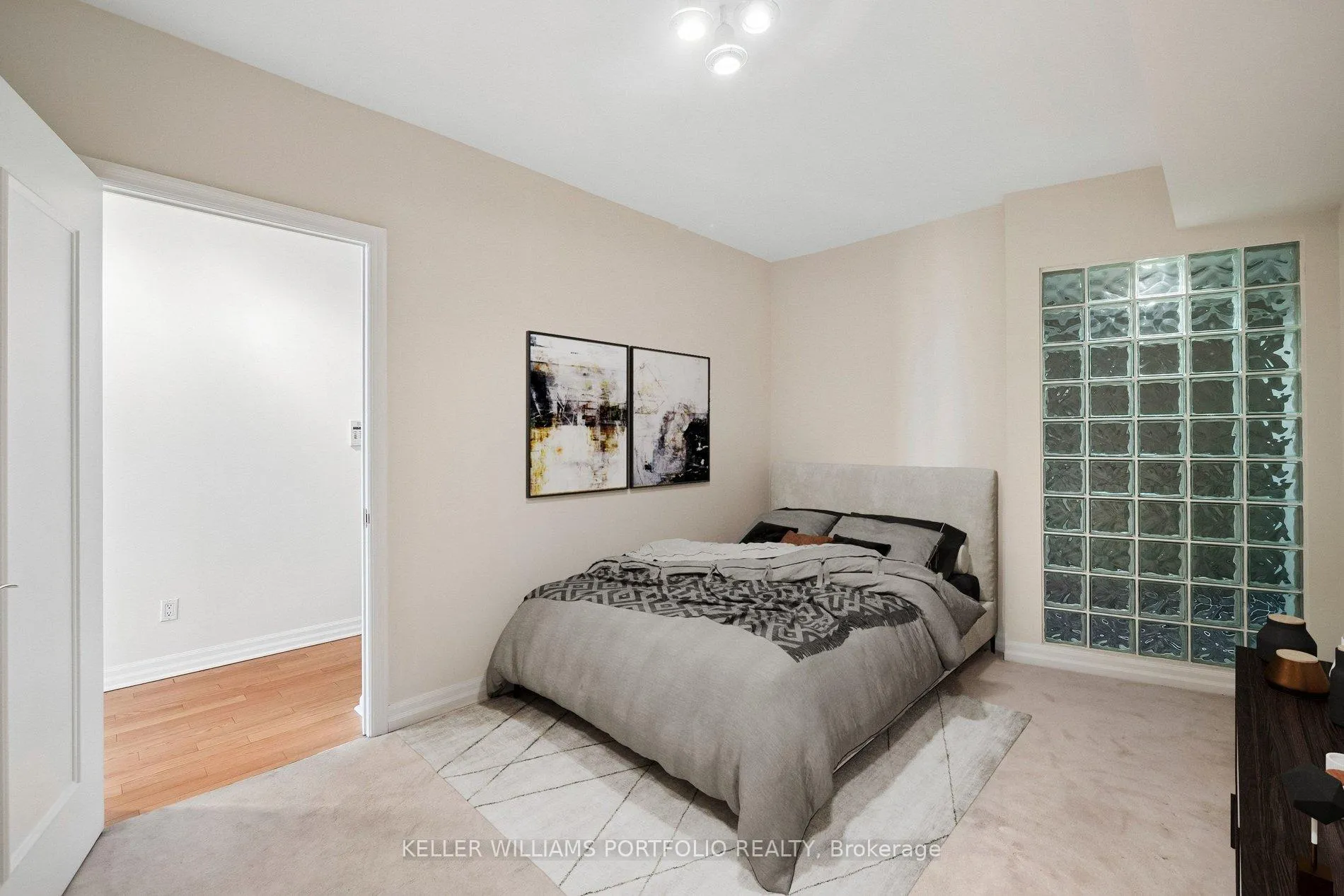 Photo 8 of Unit 702, 2727 Yonge Street, Toronto, Lawrence Park South — HOMEH