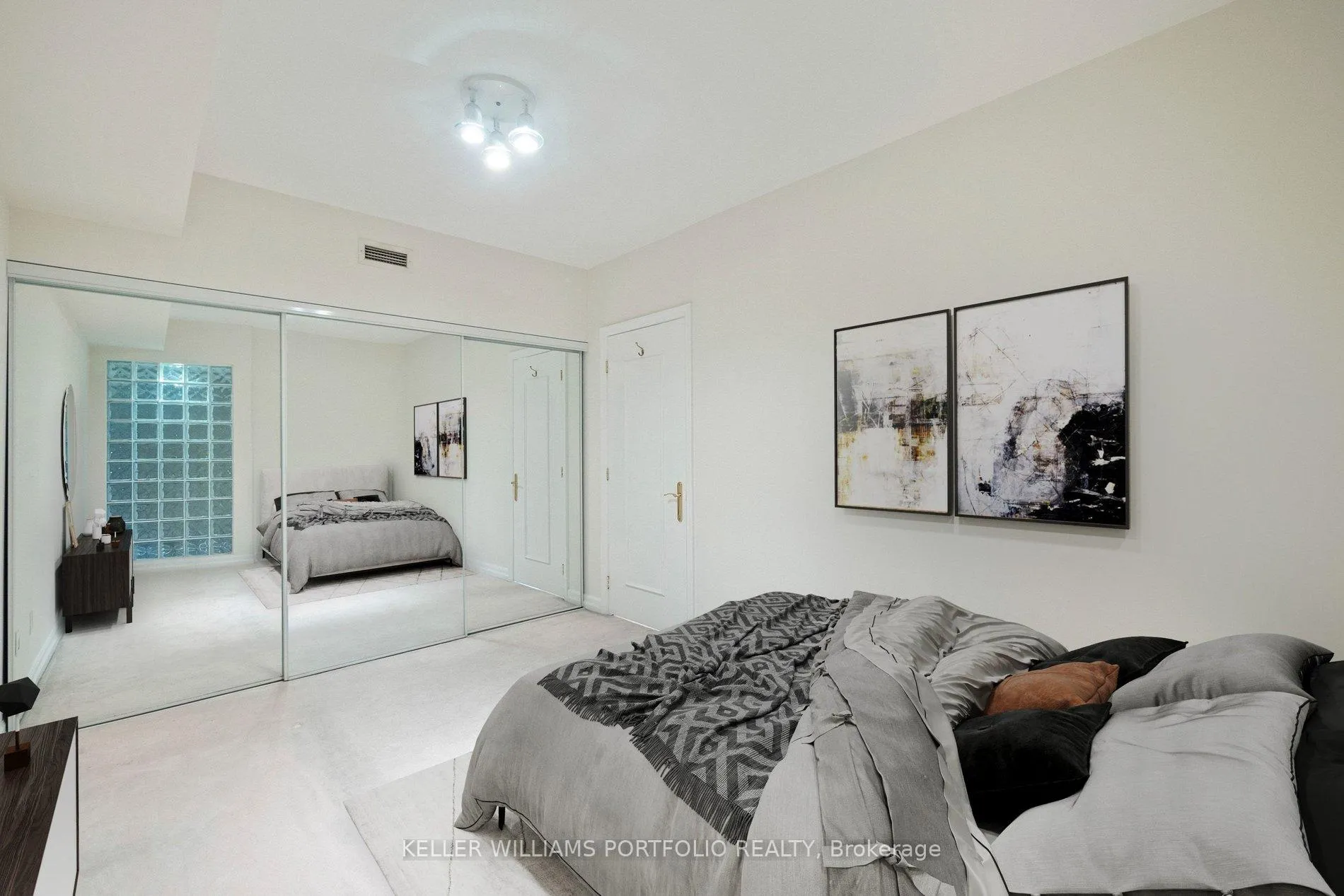 Photo 9 of Unit 702, 2727 Yonge Street, Toronto, Lawrence Park South — HOMEH