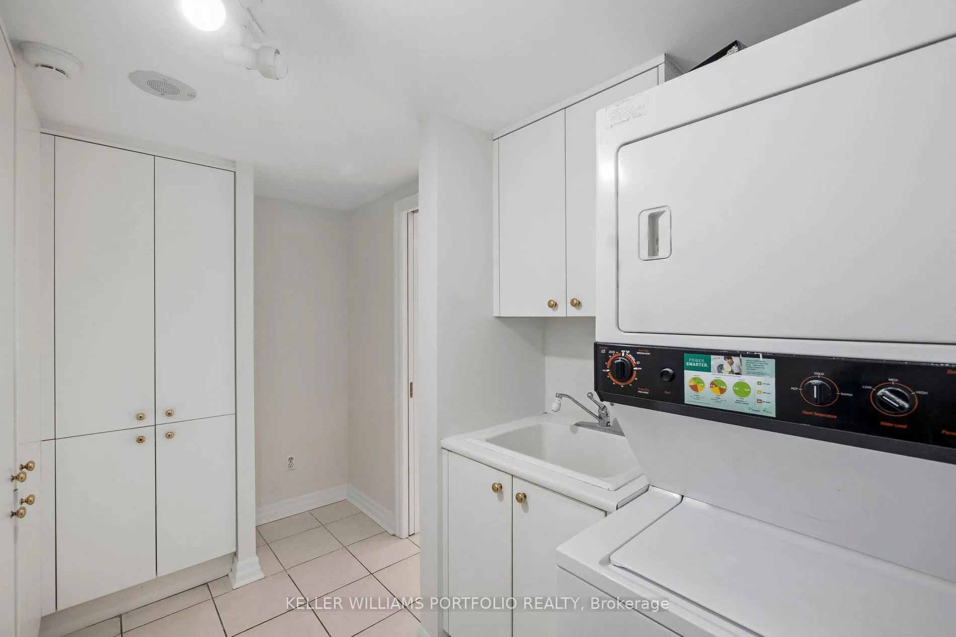 Photo 15 of Unit 702, 2727 Yonge Street, Toronto, Lawrence Park South — HOMEH