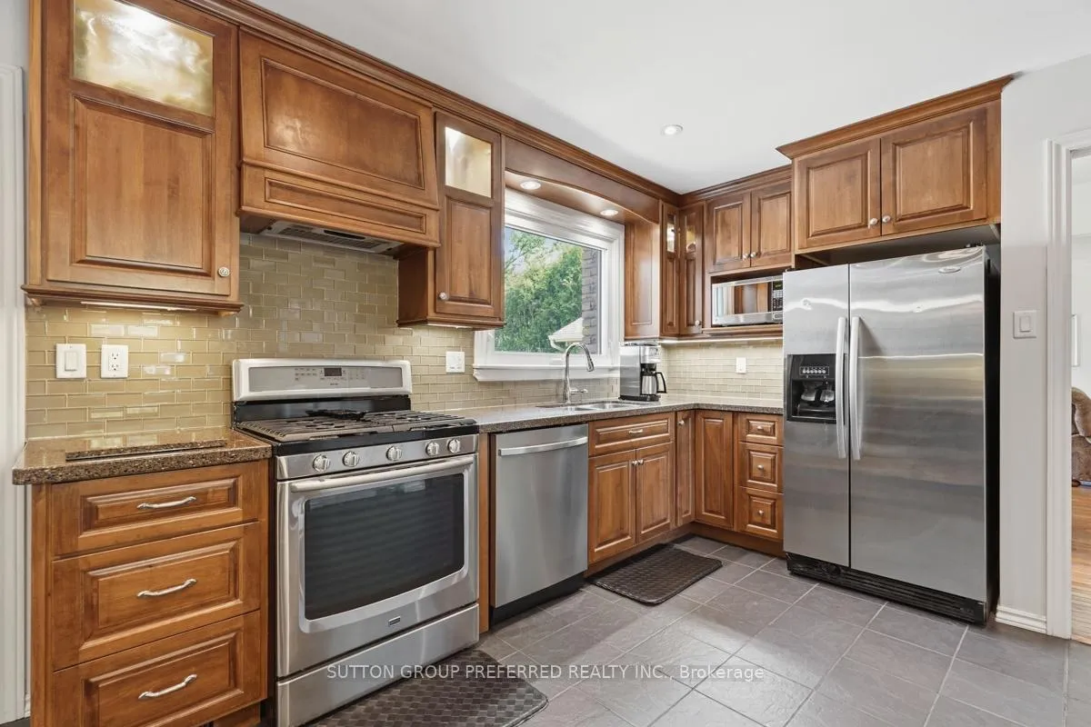 Photo 10 of 1021 Flintlock Road, London, North P — HOMEH