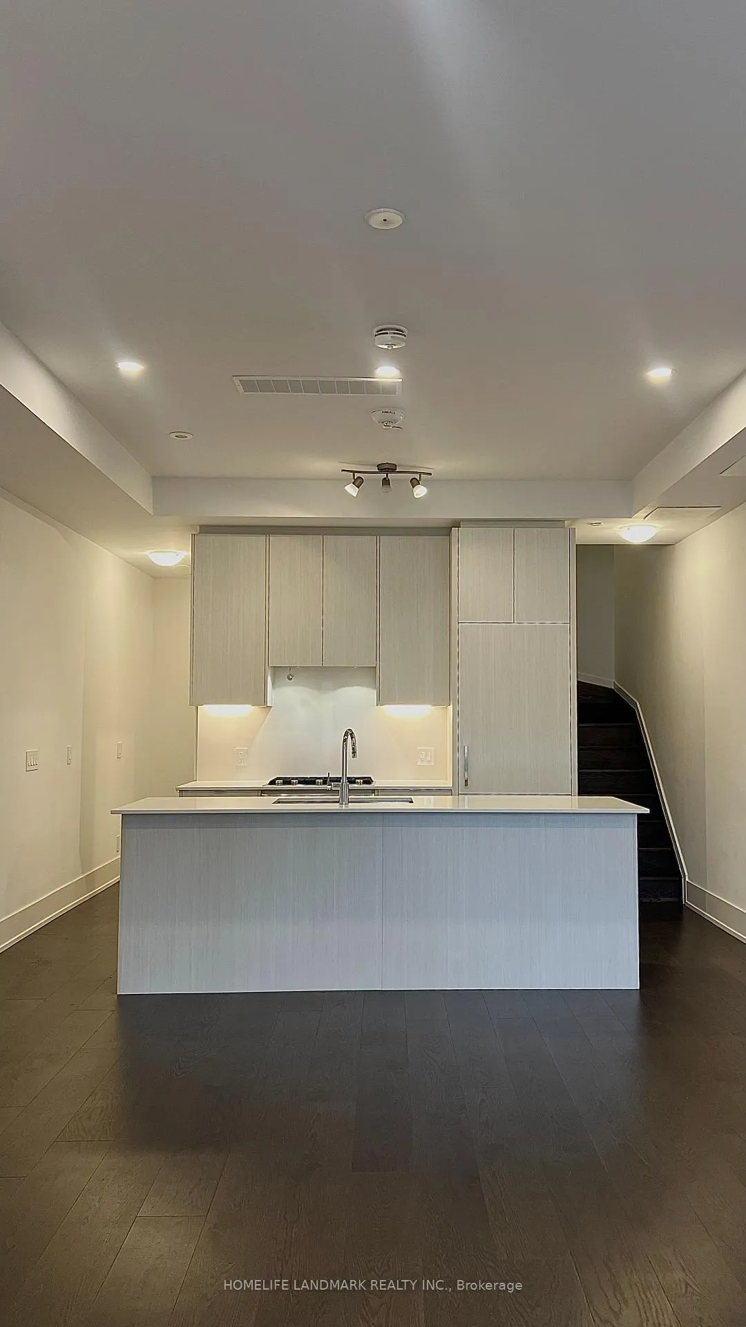 Photo 2 of Unit th #17, 270 Davenport Road, Toronto, The Annex — HOMEH