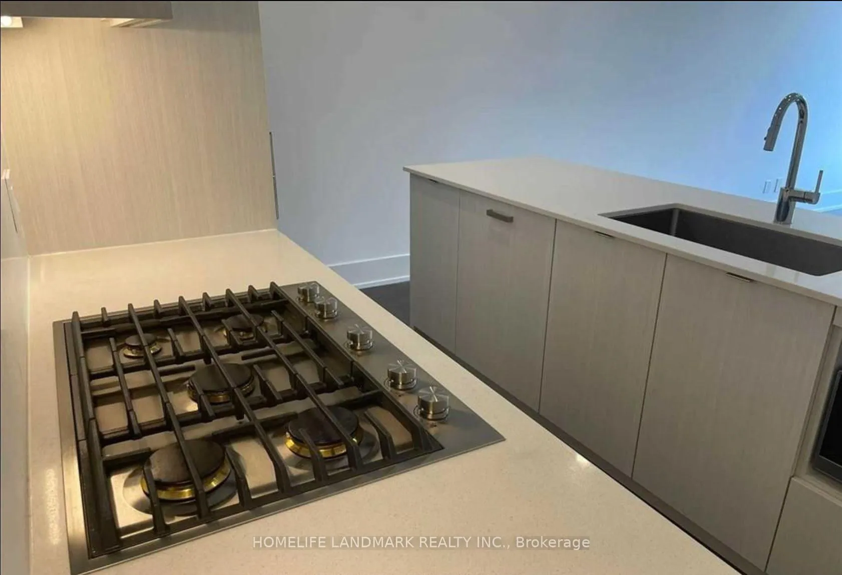 Photo 3 of Unit th #17, 270 Davenport Road, Toronto, The Annex — HOMEH