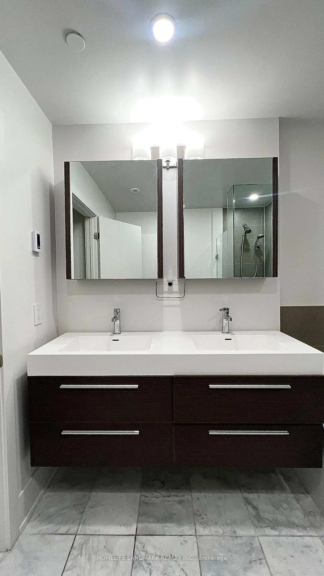 Photo 5 of Unit th #17, 270 Davenport Road, Toronto, The Annex — HOMEH
