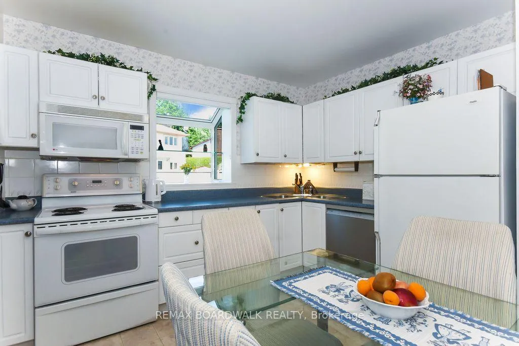 Photo 13 of 6617 Carriere Street, Ottawa, Chateauneuf — HOMEH