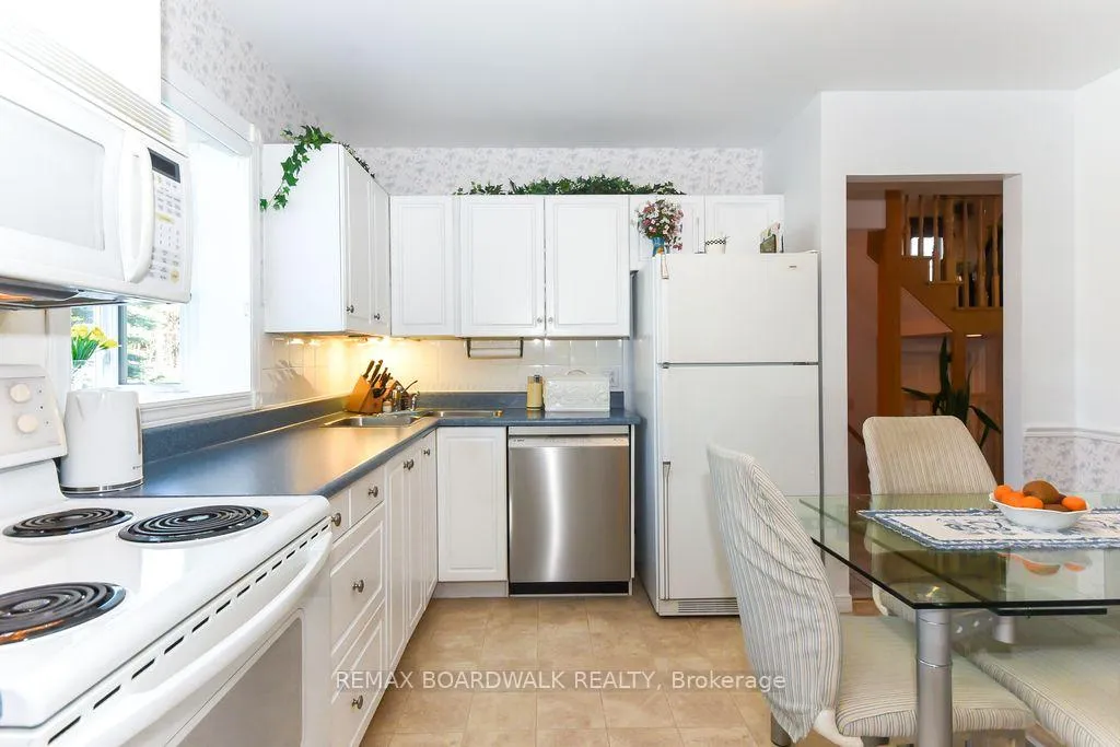 Photo 15 of 6617 Carriere Street, Ottawa, Chateauneuf — HOMEH