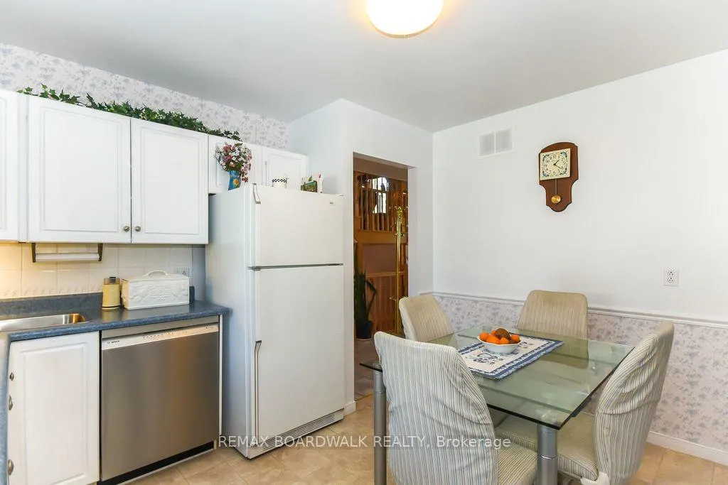Photo 16 of 6617 Carriere Street, Ottawa, Chateauneuf — HOMEH