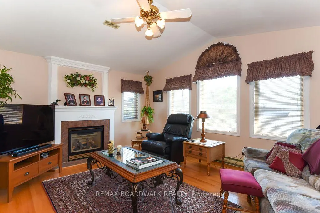 Photo 19 of 6617 Carriere Street, Ottawa, Chateauneuf — HOMEH