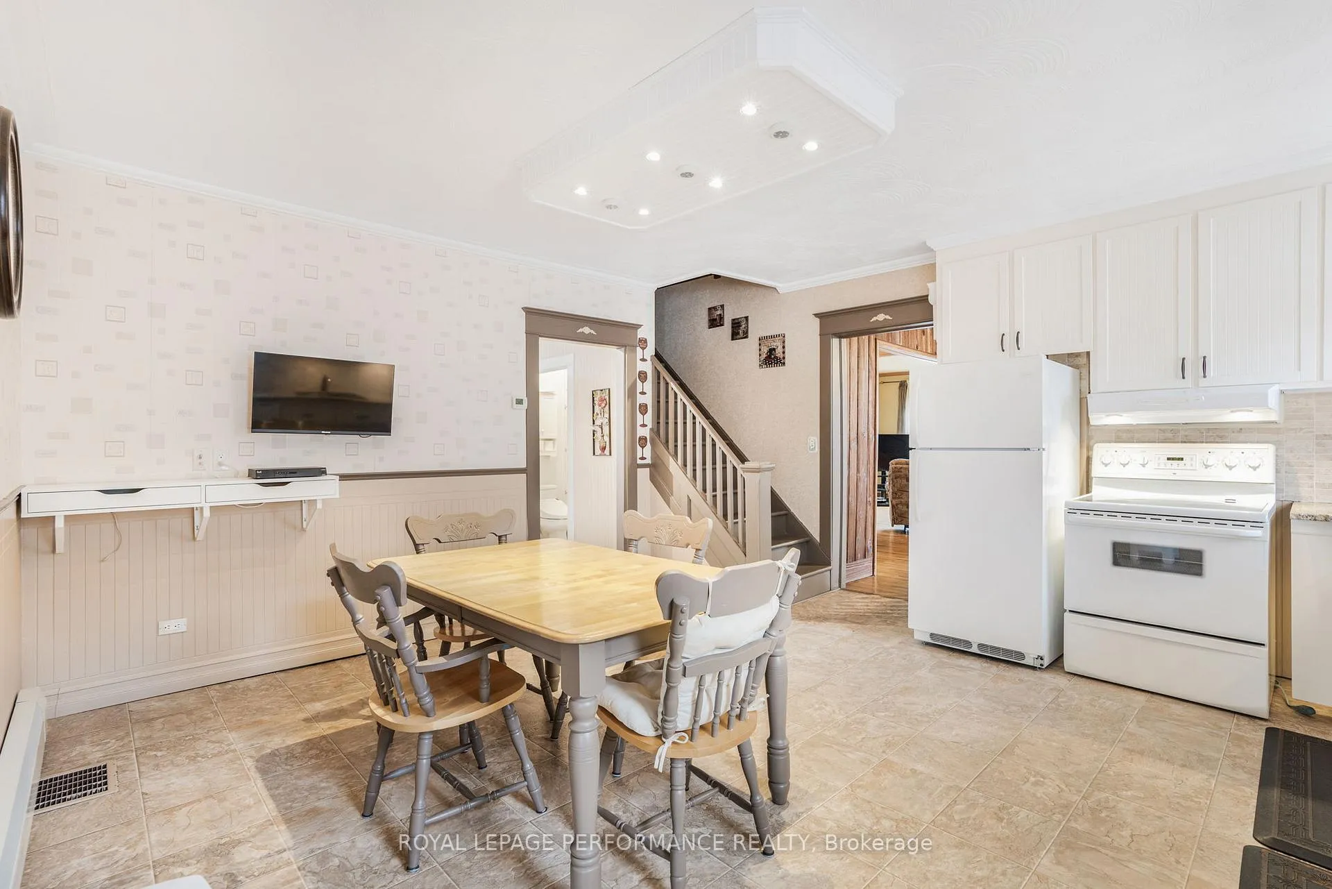 Photo 9 of 72 Longueuil Street, Champlain, L'Orignal — HOMEH