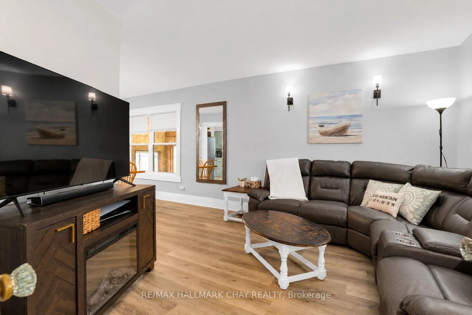 Photo 5 of 92 Dunlop Street, Orillia — HOMEH
