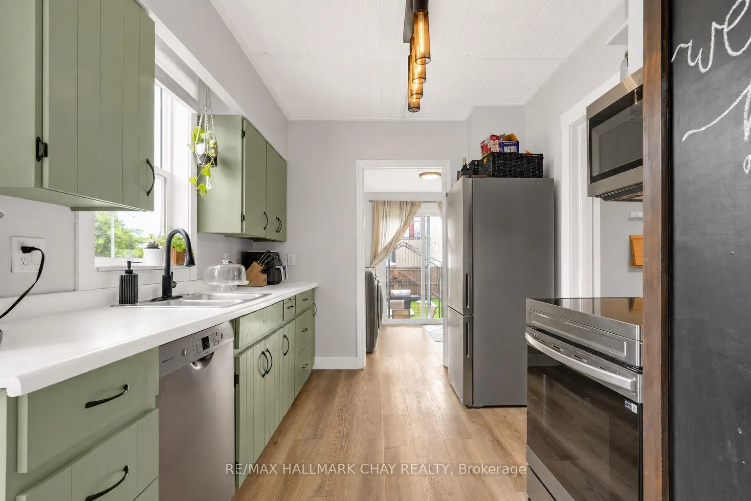 Photo 8 of 92 Dunlop Street, Orillia — HOMEH