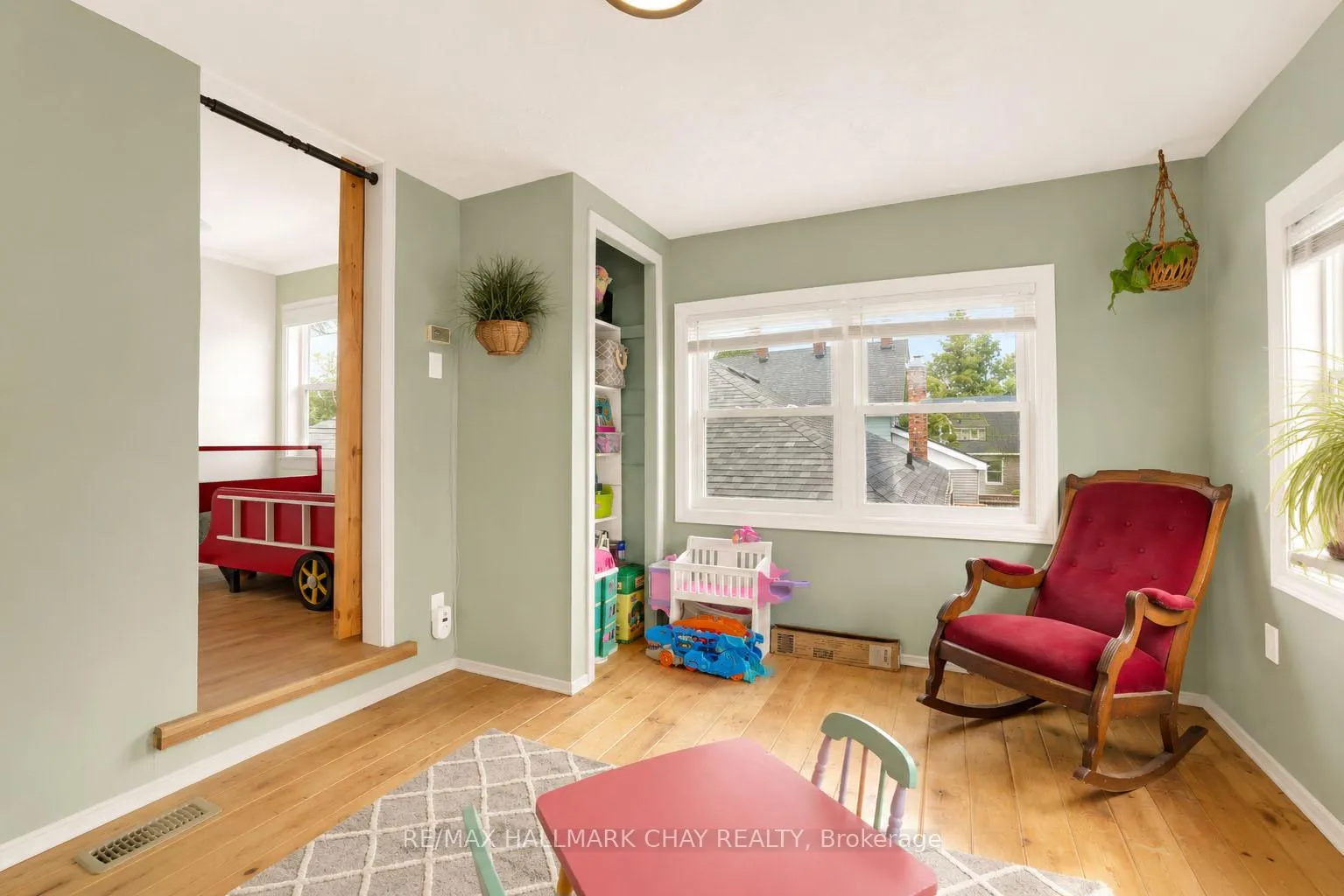Photo 17 of 92 Dunlop Street, Orillia — HOMEH